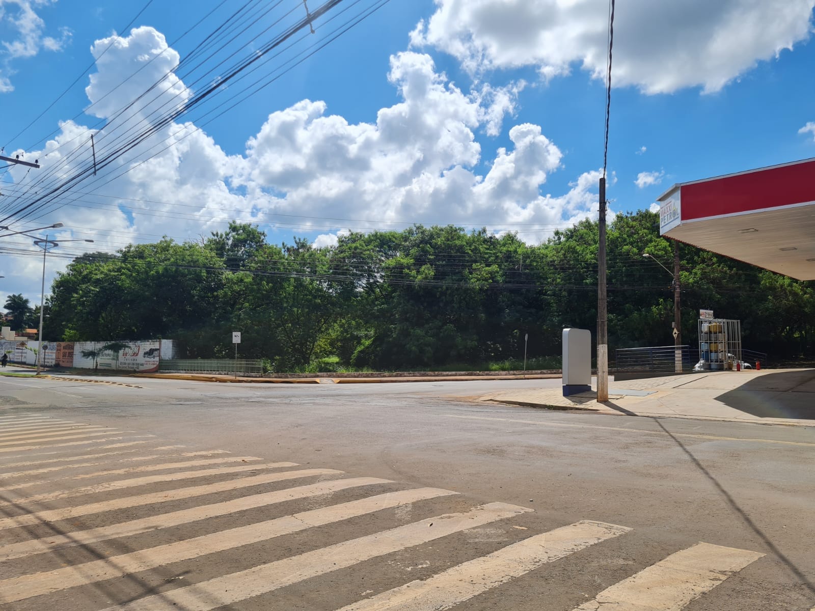 3 TERRENOS EXCELENTE LOCALIZAÇÃO  2 LOTES COM FRENTE PARA  Rua Crispim de Abreu