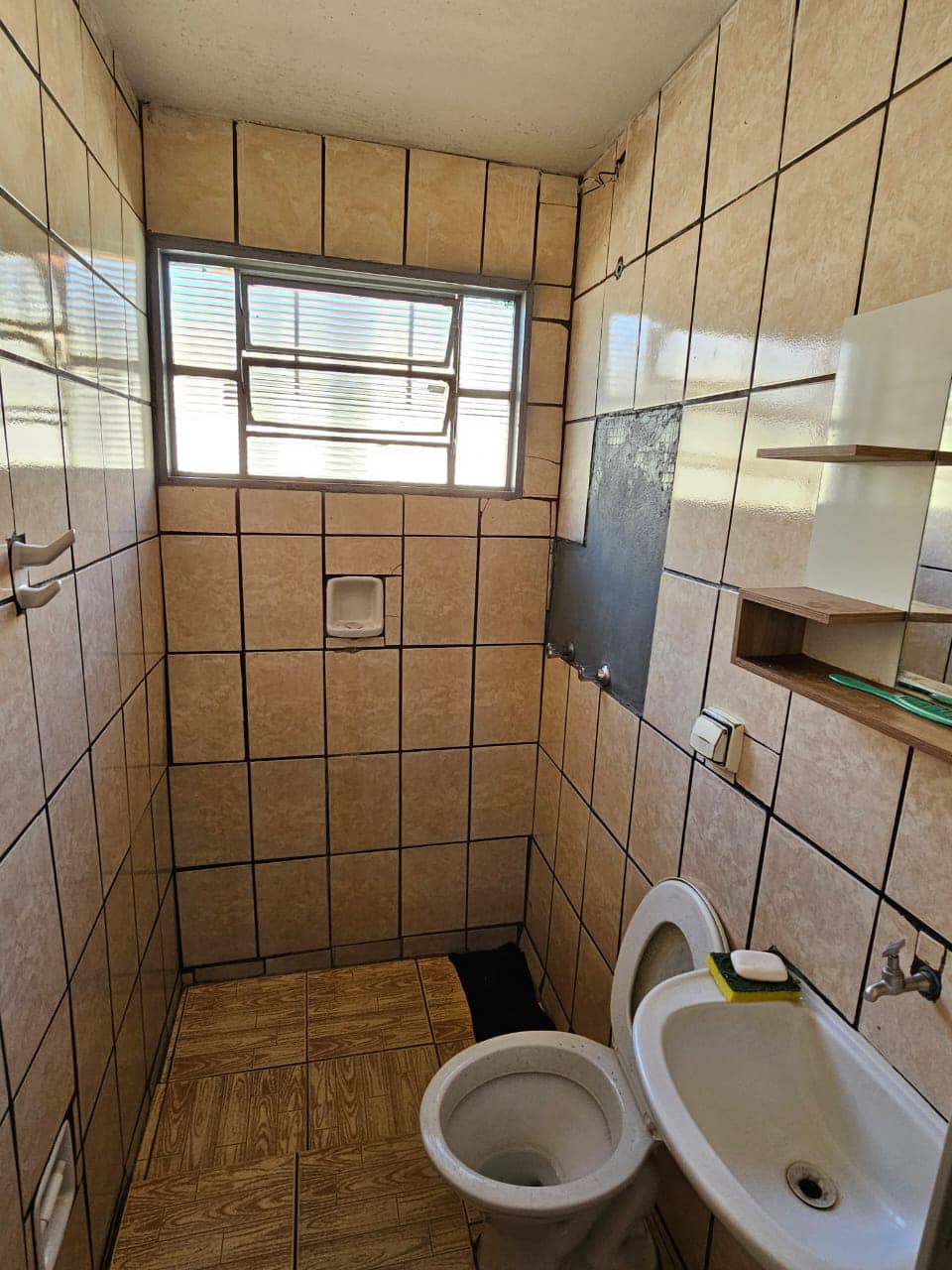 Casa Rua Francisco Cressoni, 425- Conjunto Habitacional Etore Marquezelli