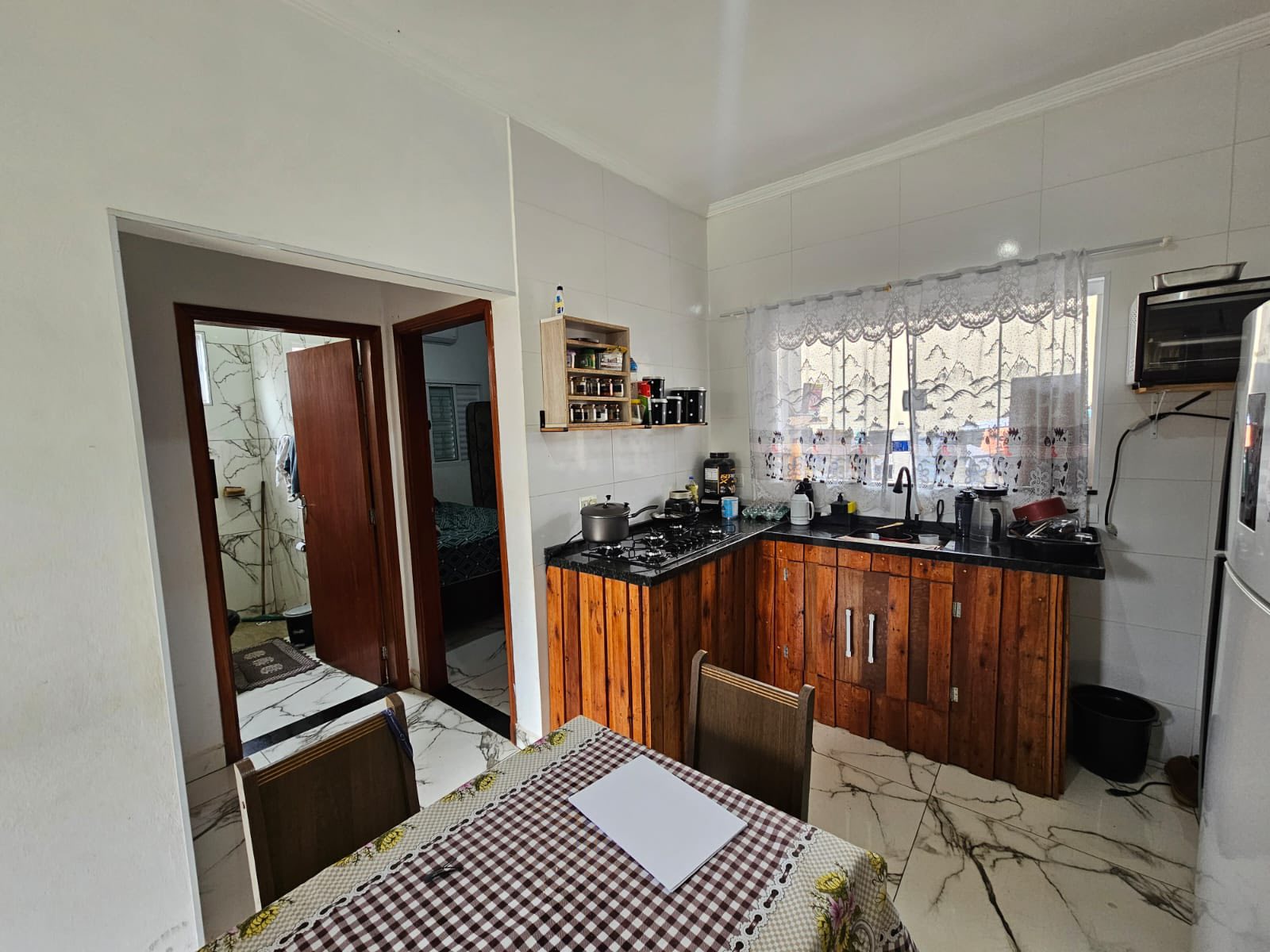 Rua Zenaide Ciccone Guimarães Mello, n 240- Jardim Santa Clara