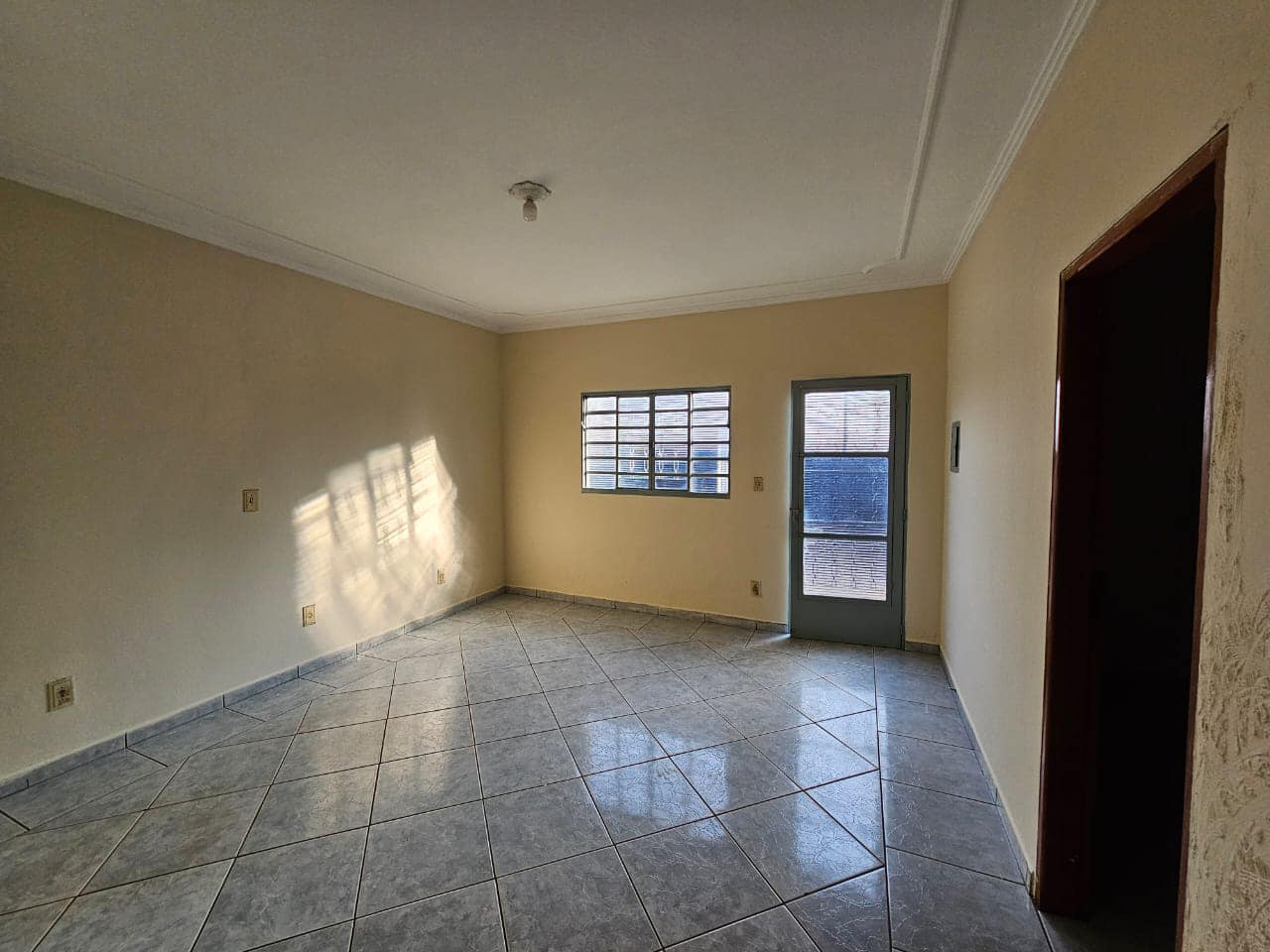 Casa Rua Lídia Baldoni Zandoná, n 198- Conjunto Habitacional Etore Marquezelli