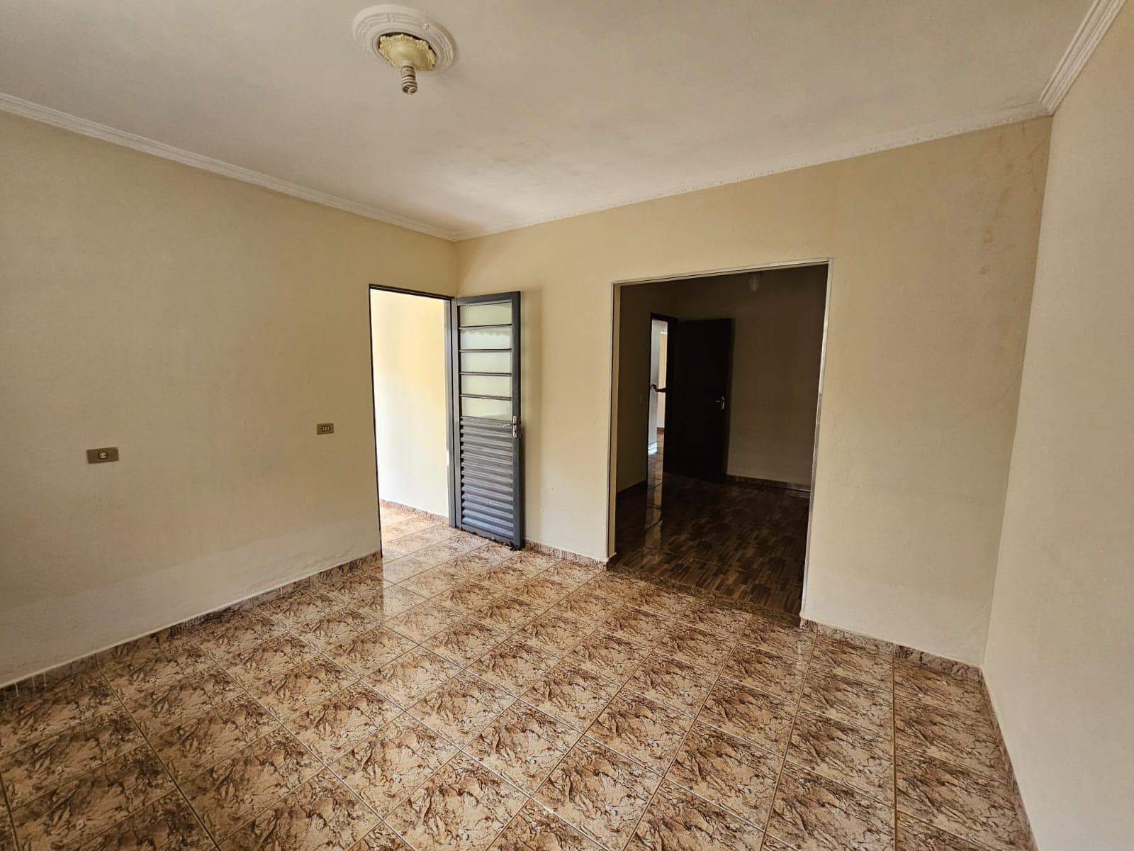 Casa Rua Rubens Malvestiti , n 54- Santa Luzia