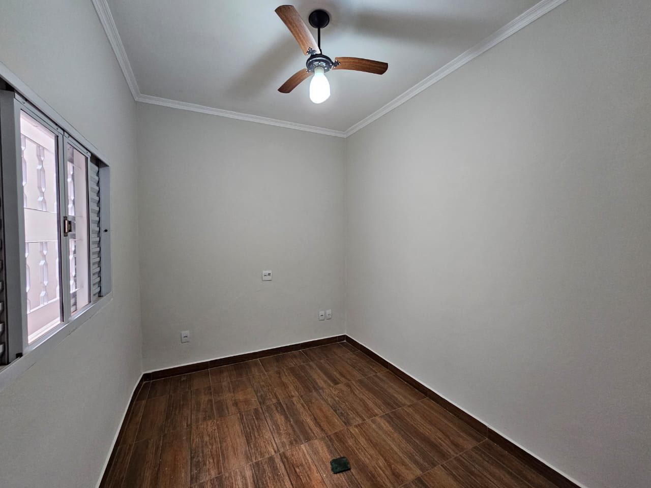 Casa Rua Paraná , n 293 - Parque Varotti