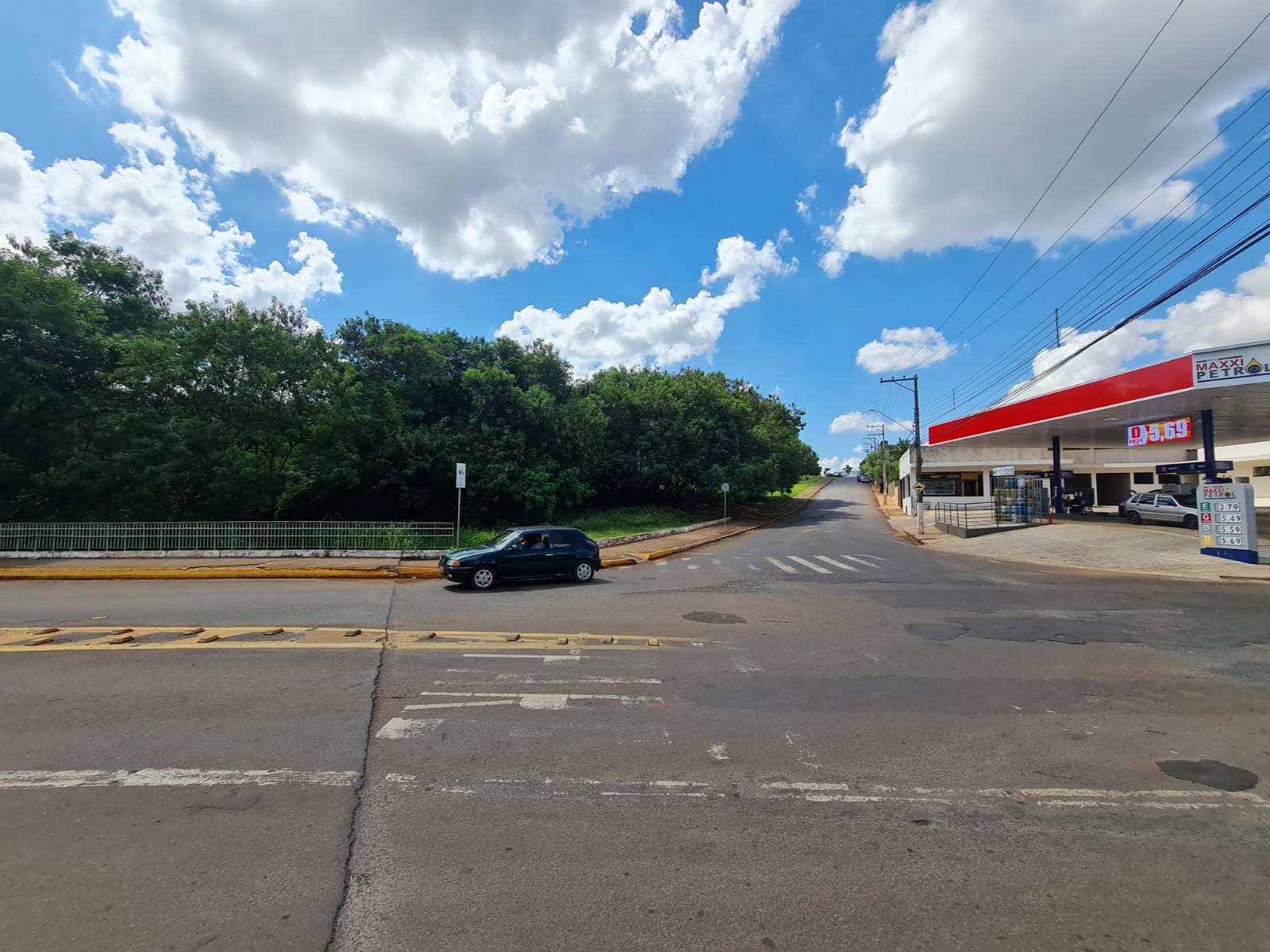 3 TERRENOS EXCELENTE LOCALIZAÇÃO  2 LOTES COM FRENTE PARA  Rua Crispim de Abreu