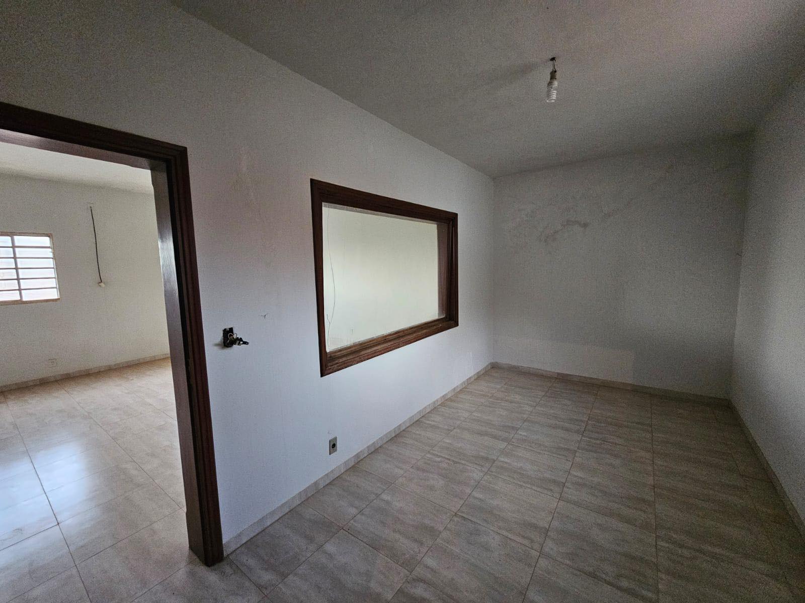 PRÉDIO COMERCIAL/RESIDENCIAL EXCELENTE LOCALIZAÇÃO Rua Treze de Maio, n574- Centro