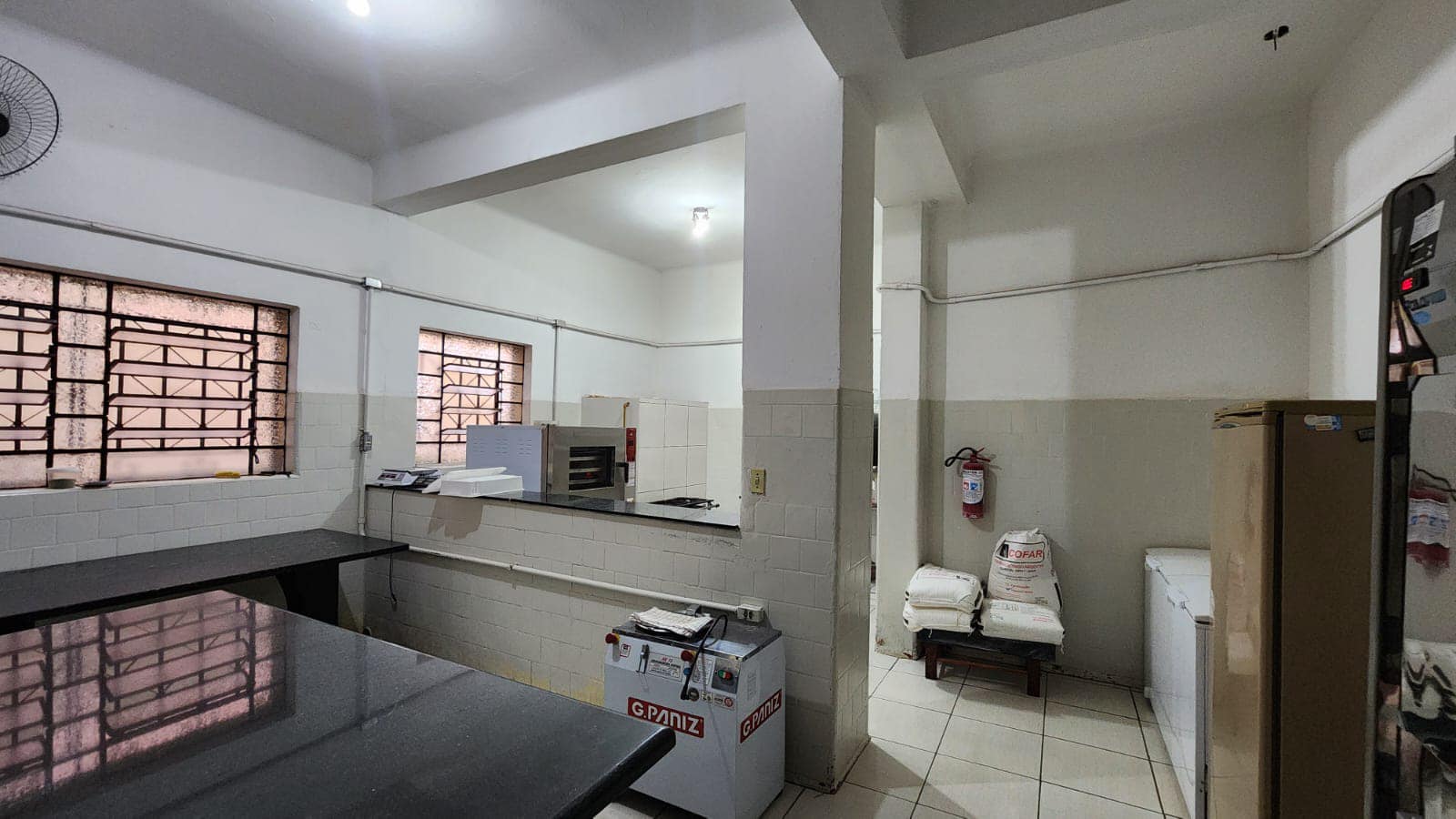 IMÓVEL COMERCIAL E RESIDENCIAL NO CENTRO / ÓTIMA LOCALIZAÇÃO Rua Prudente de Moraes, n527