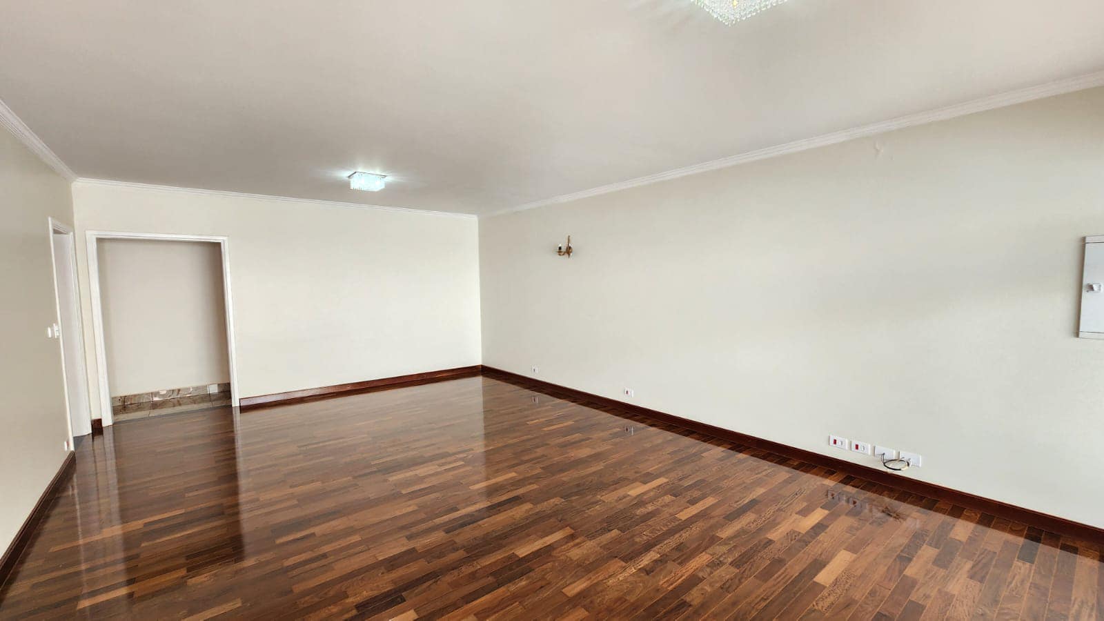 Casa Rua Treze de Maio , n 443- Vila Bortone