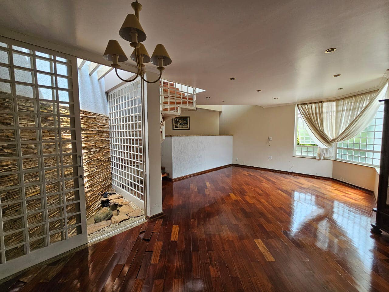 SOBRADO RESIDENCIAL DE ALTO PADRÃO ,Rua Ferrucio de Fiori, n370 ( com saída para rua Claudia ) - Jardim São Carlos