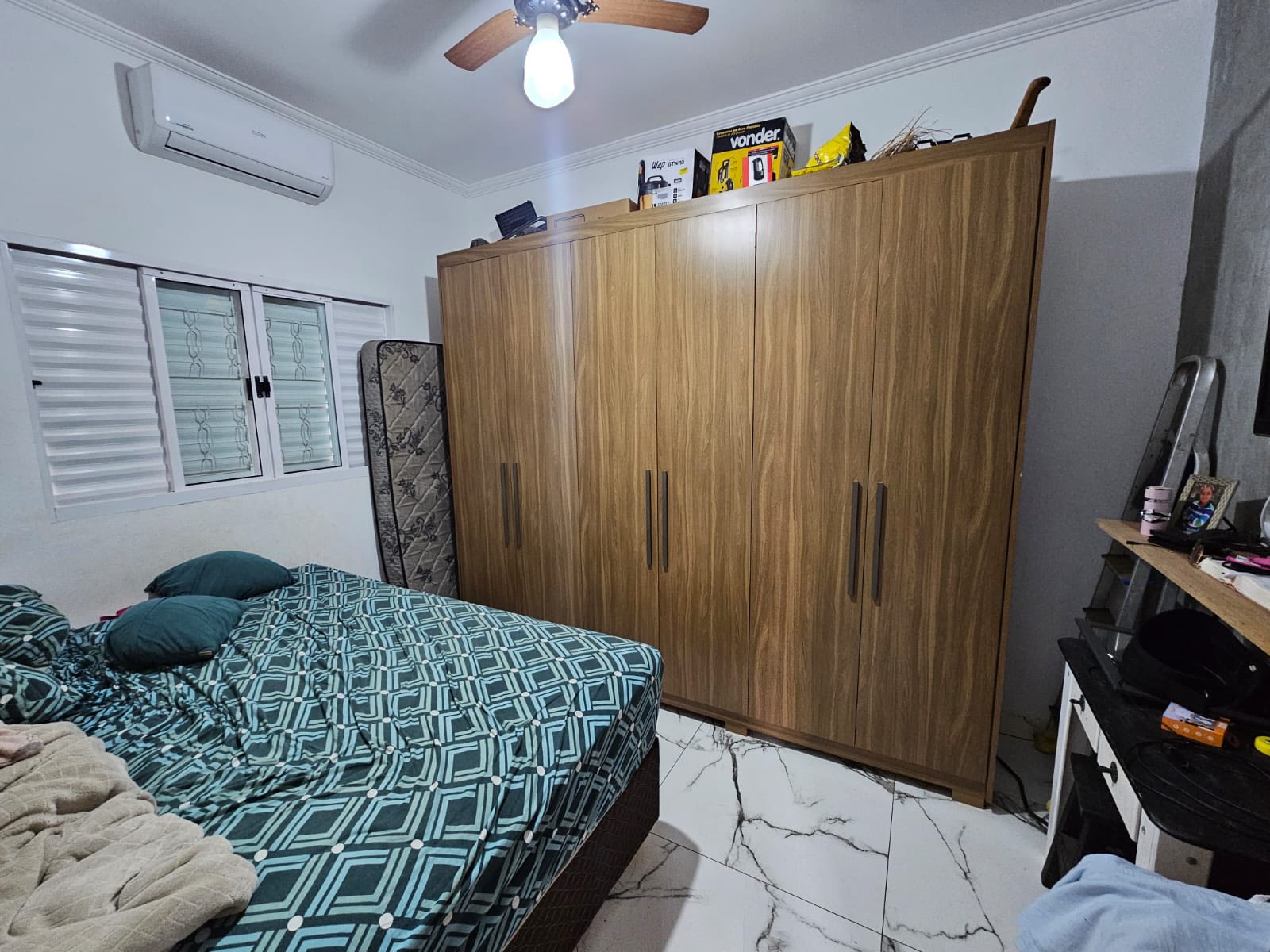 Rua Zenaide Ciccone Guimarães Mello, n 240- Jardim Santa Clara