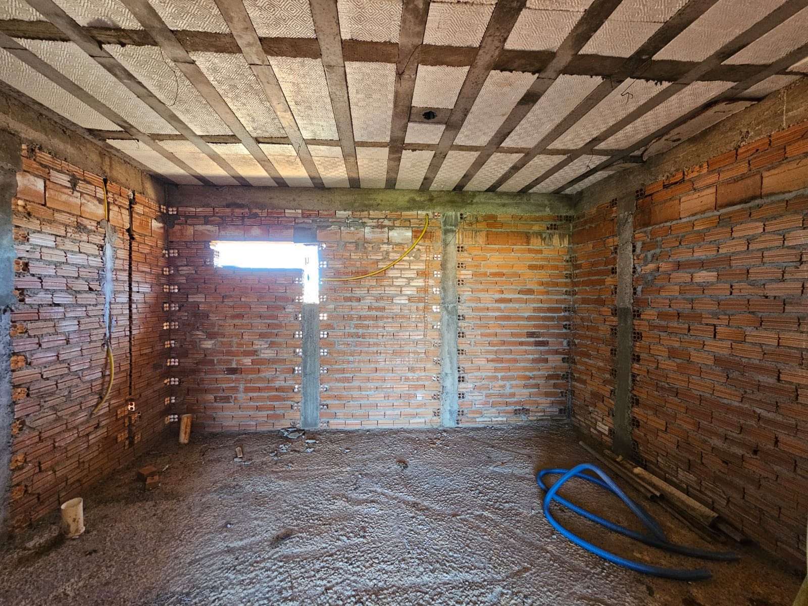 SOBRADO EM FASE DE ACABAMENTO FINAL  Rua Sergipe , n 285- Parque Varotti