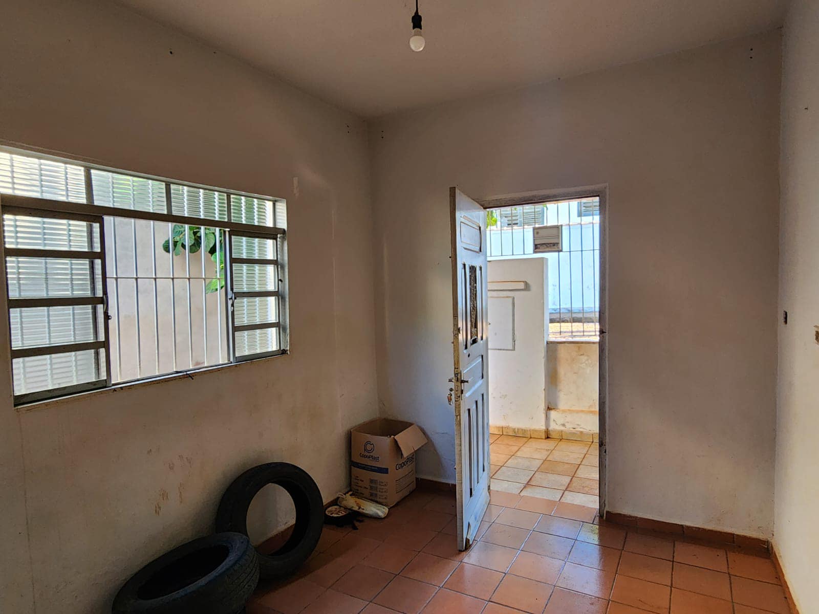 CHÁCARA COM DUAS CASAS RESIDENCIAL, Próximo ao batalhão da Polícia Militar ,Rua Rui Barbosa , n175-Centro