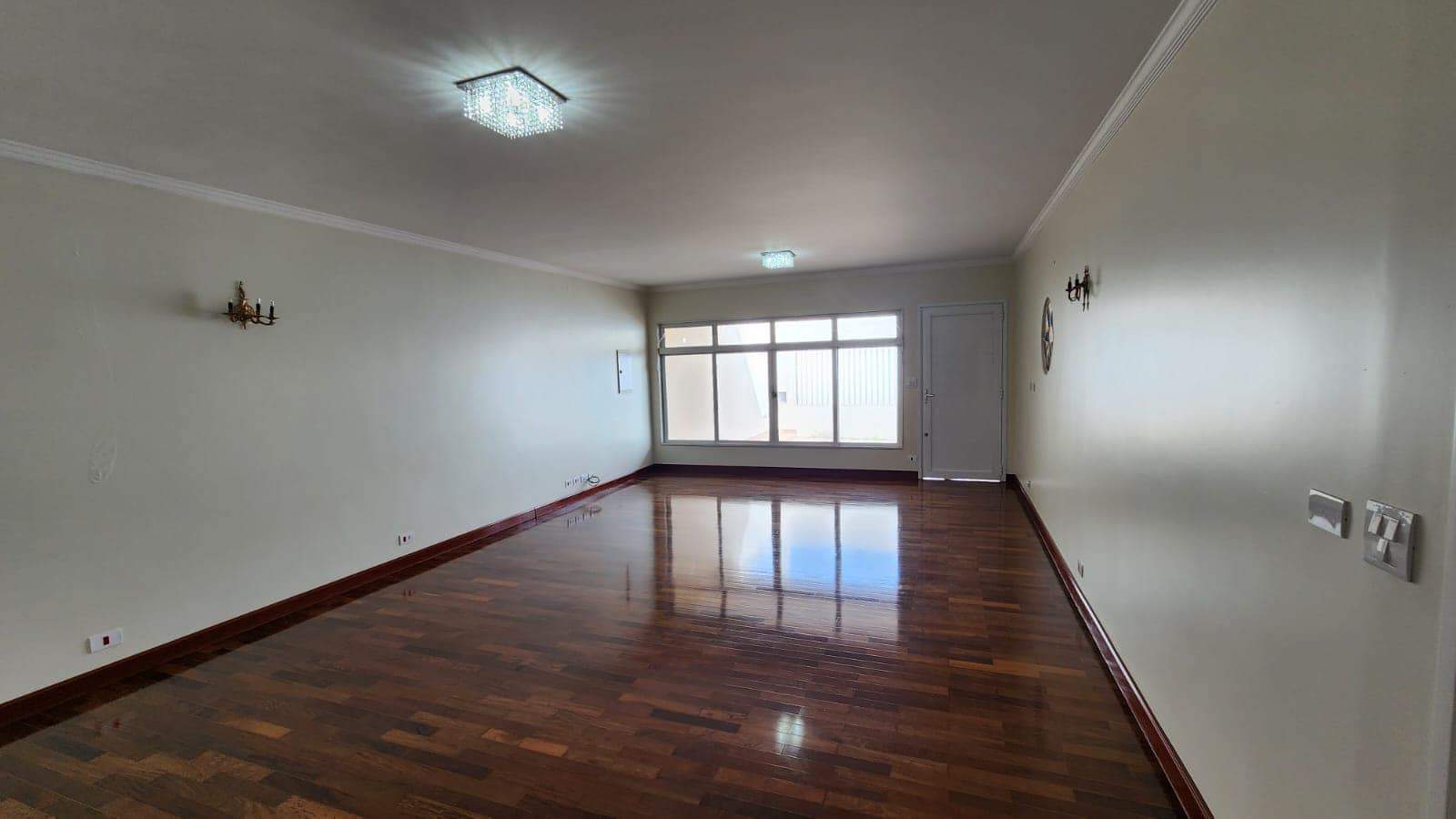 Casa Rua Treze de Maio , n 443- Vila Bortone