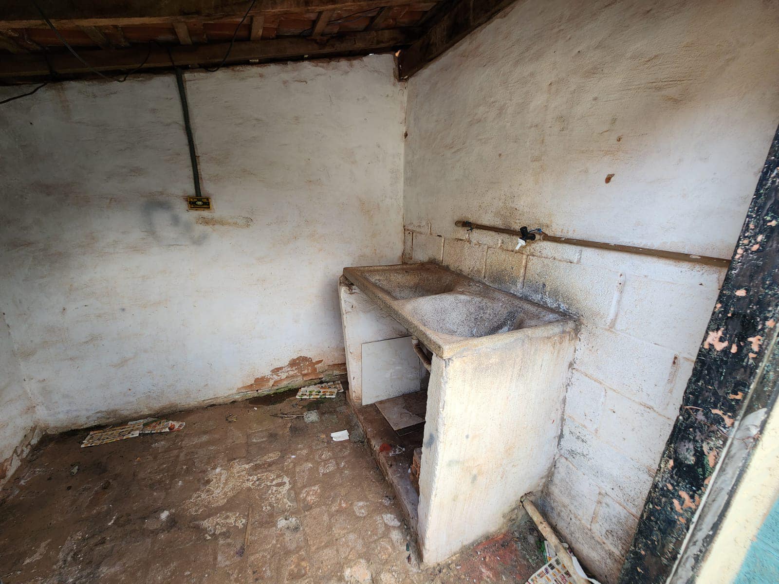 Duas Casas Rua Das Graças, n 31- Vila Santa Terezinha