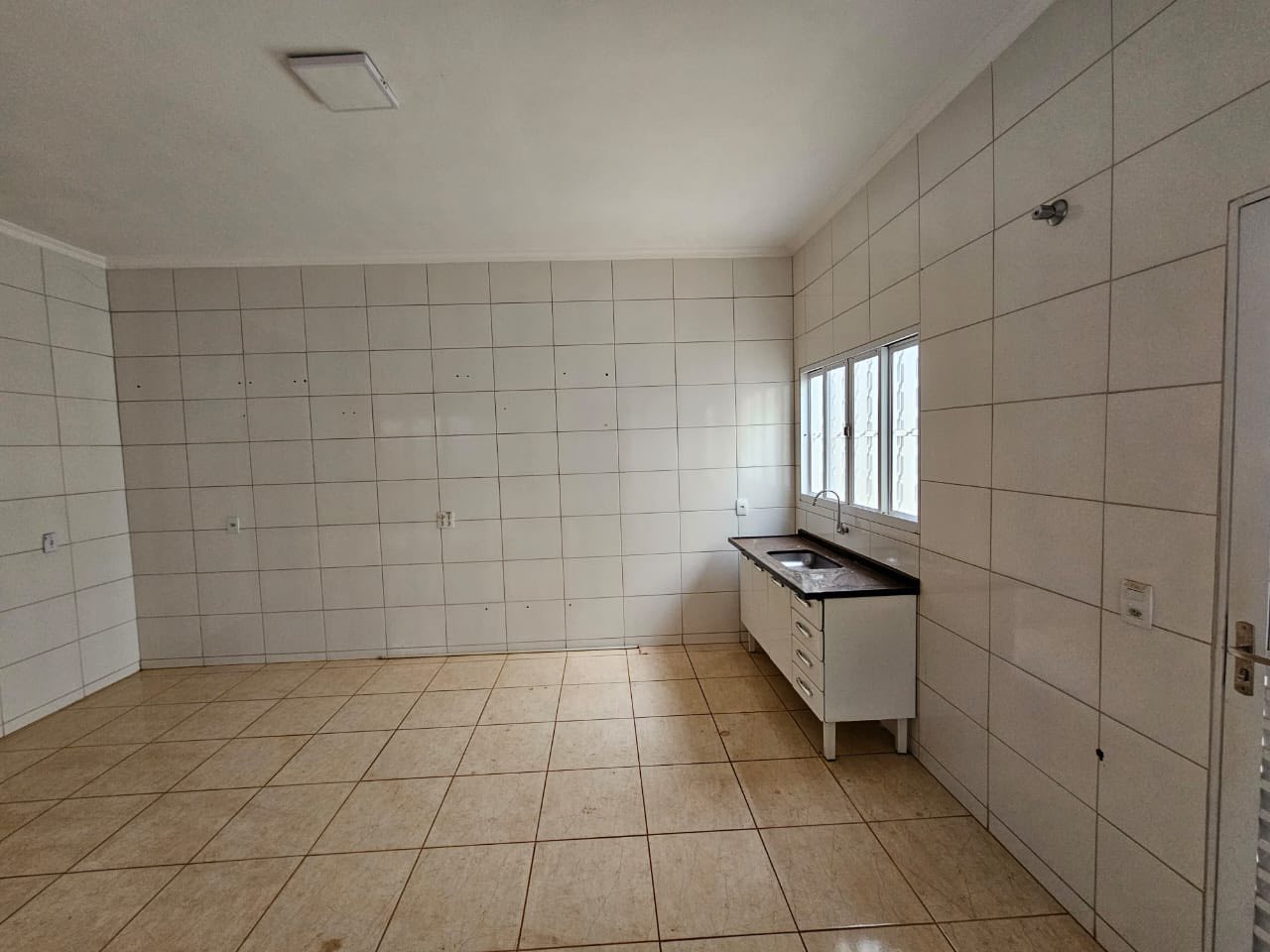 Casa Rua Paraná , n 293 - Parque Varotti