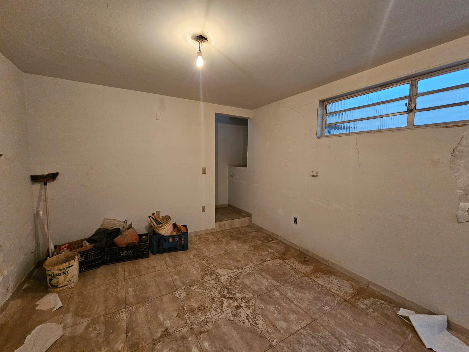 PRÉDIO COMERCIAL/RESIDENCIAL EXCELENTE LOCALIZAÇÃO Rua Treze de Maio, n574- Centro