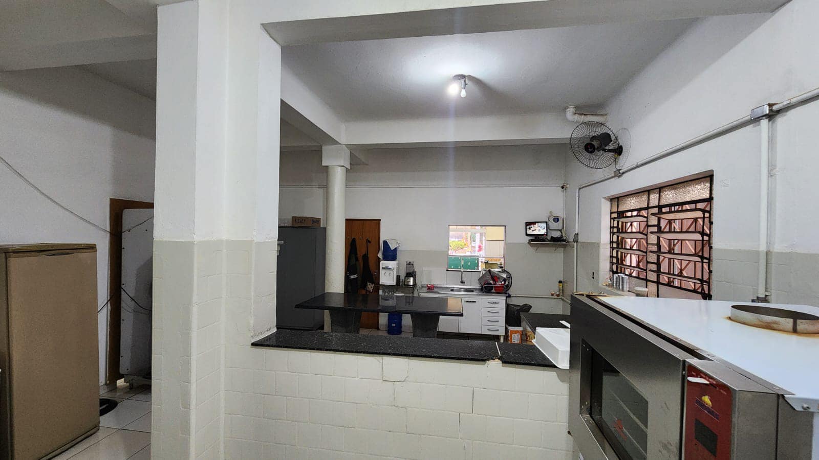 IMÓVEL COMERCIAL E RESIDENCIAL NO CENTRO / ÓTIMA LOCALIZAÇÃO Rua Prudente de Moraes, n527