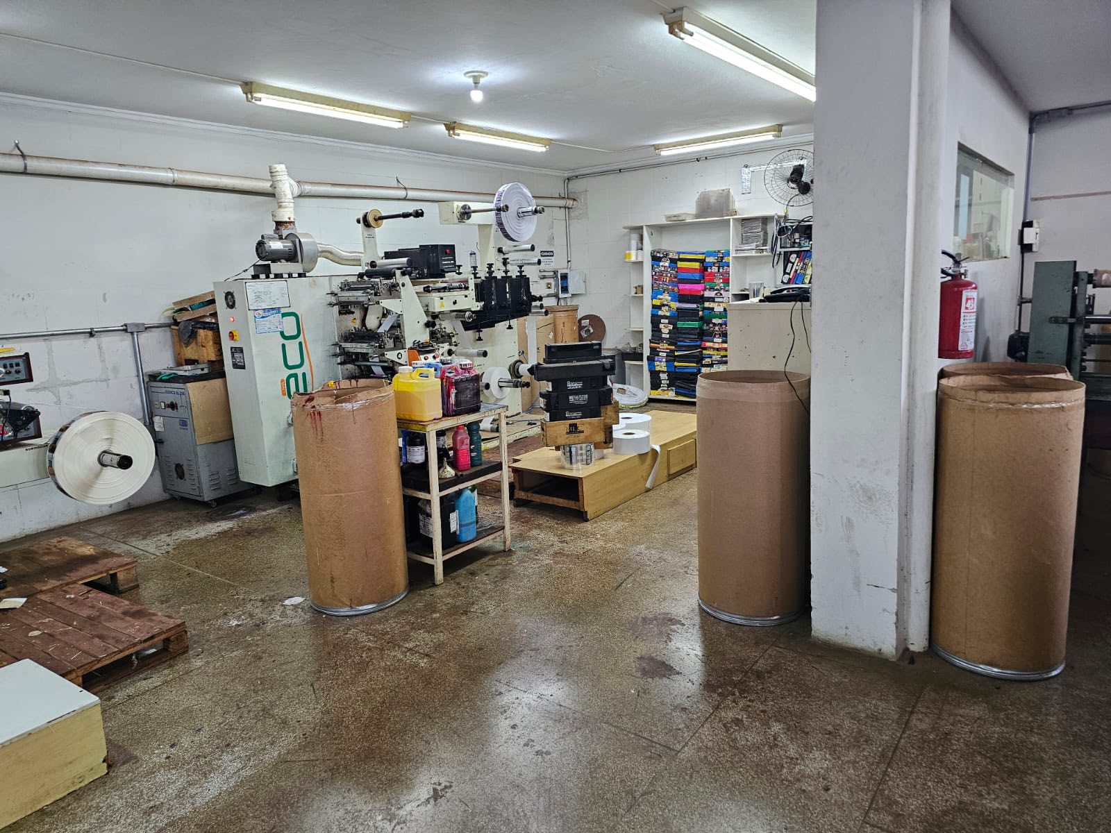 BARRACÃO COMERCIAL (Antigo Bis Bom ), Rua Ambrogio Margutti, n 373- Vila Santa Terezinha