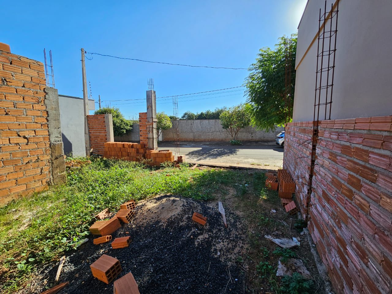 Terreno com Construção - Jardim Maria Marcolino