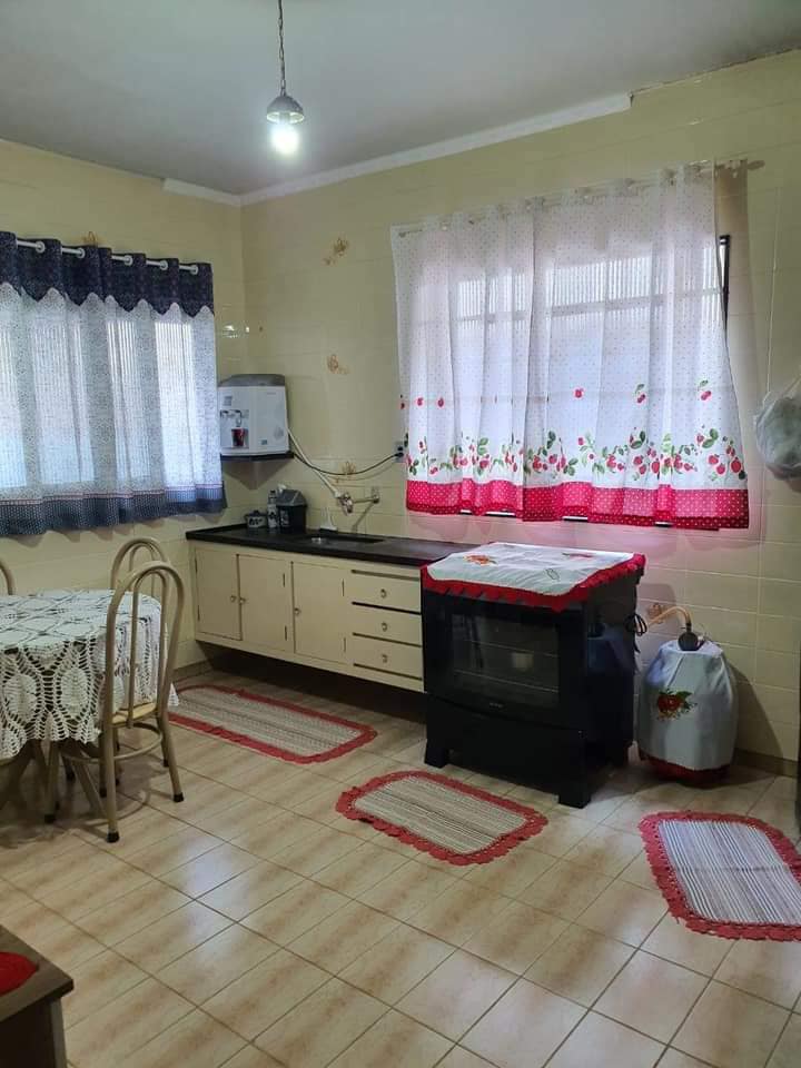 CASA RESIDENCIAL COM SALÃO COMERCIAL, Avenida Quinze de Novembro, n 1165- Centro