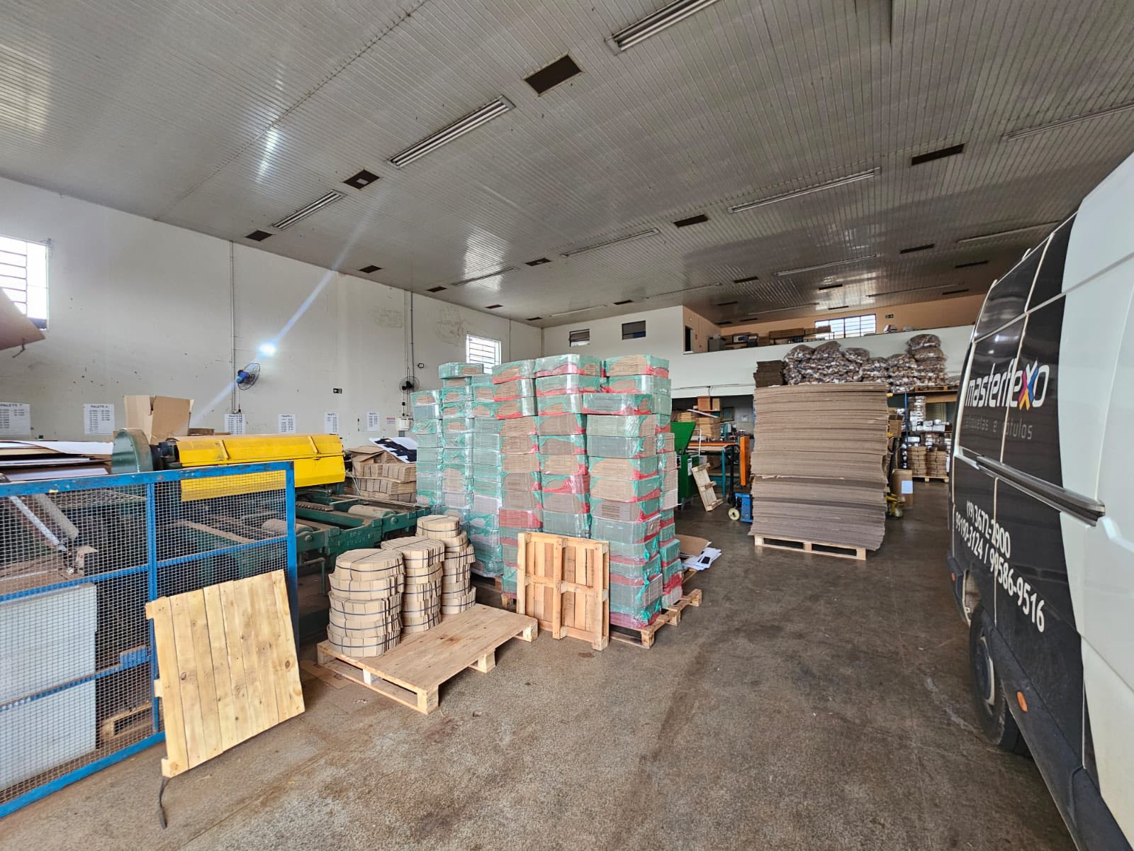 BARRACÃO COMERCIAL (Antigo Bis Bom ), Rua Ambrogio Margutti, n 373- Vila Santa Terezinha