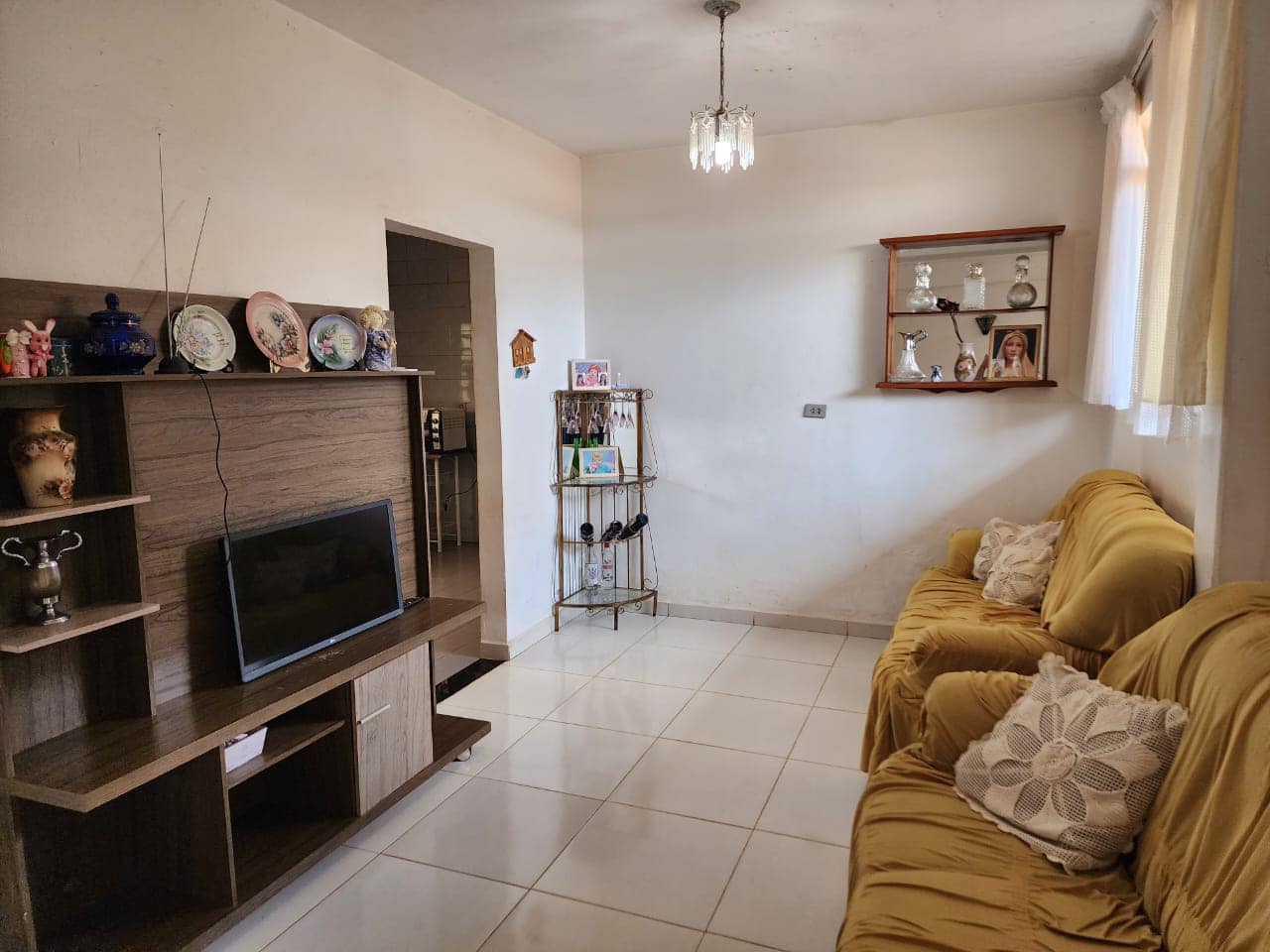 Casa com Ponto Comercial Rua Manoel Pires de Campos , n 122- Vila Santa Terezinha