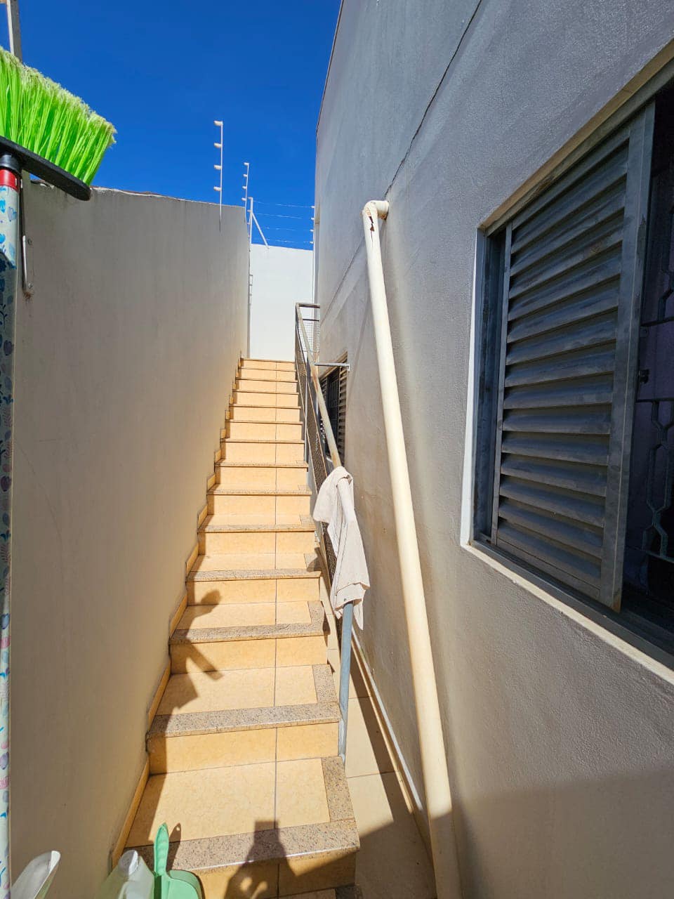 DUAS CASAS RESIDENCIAL (Geminada)Rua Dos Jasmin, n 81 e n77- Jardim Bela Vista