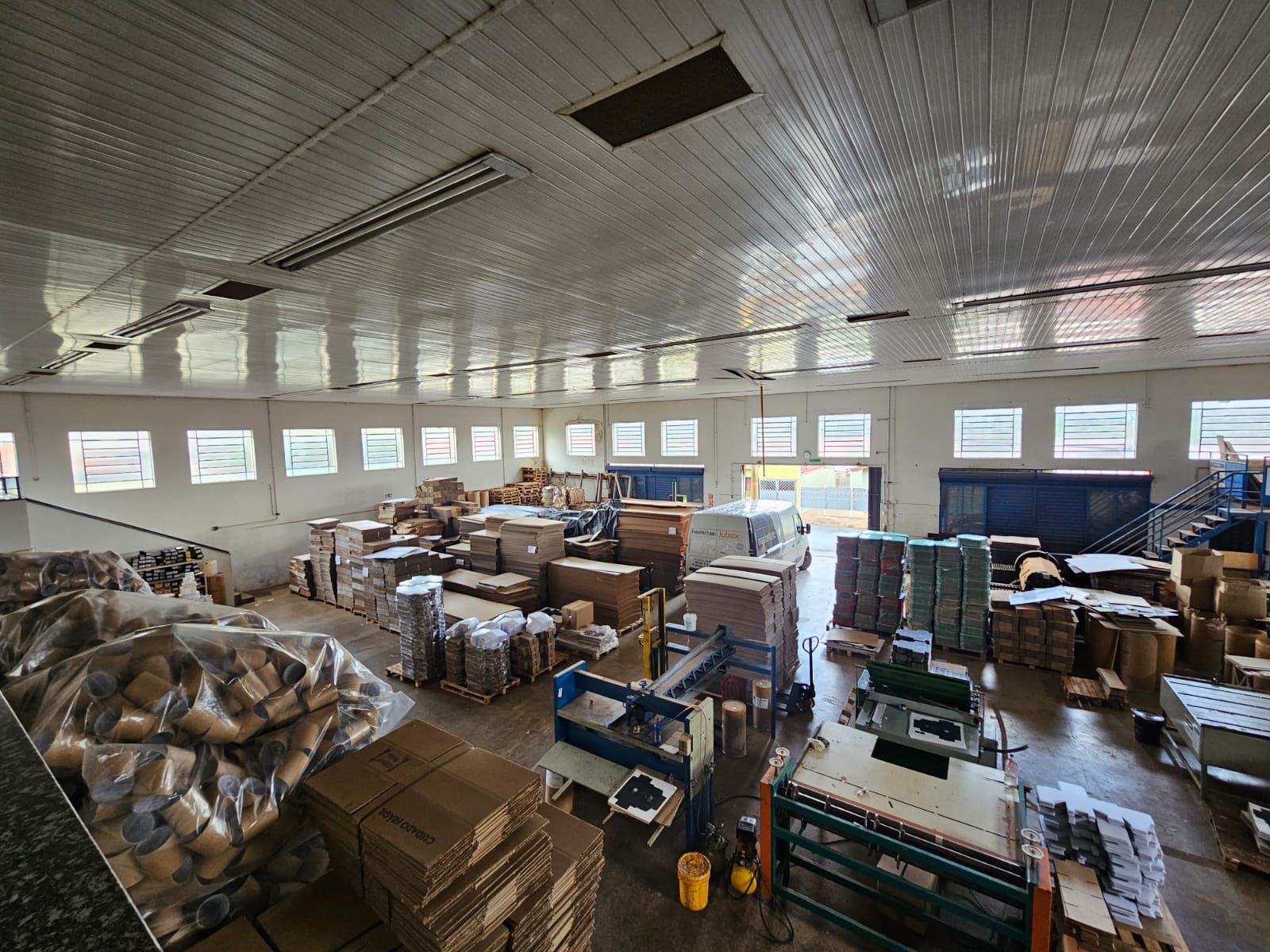 BARRACÃO COMERCIAL (Antigo Bis Bom ), Rua Ambrogio Margutti, n 373- Vila Santa Terezinha