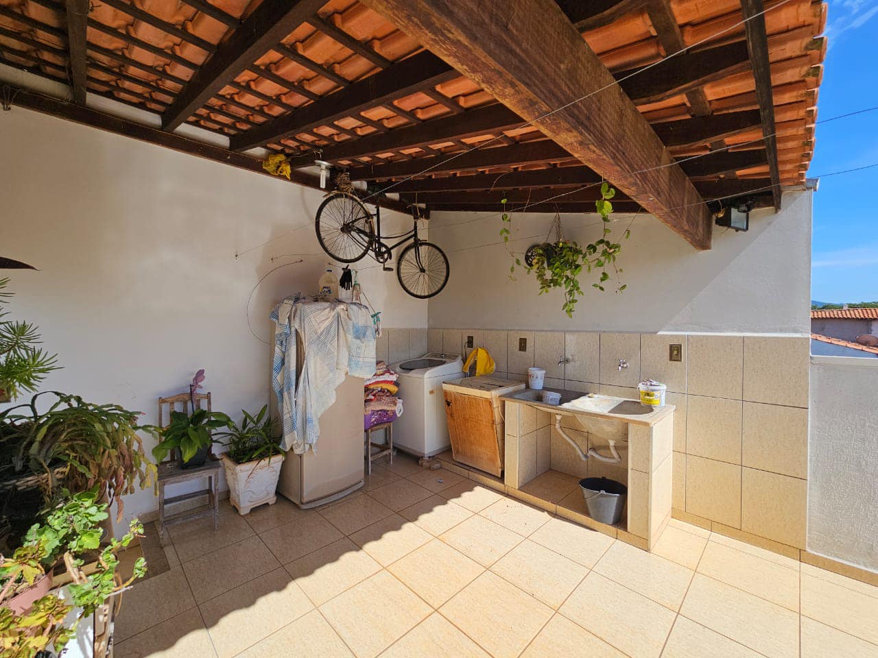 DUAS CASAS RESIDENCIAL (Geminada)Rua Dos Jasmin, n 81 e n77- Jardim Bela Vista