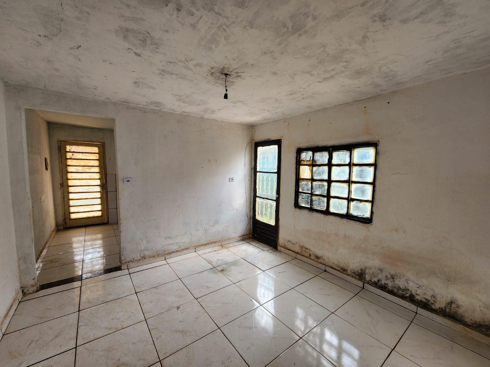 Duas Casas Rua Das Graças, n 31- Vila Santa Terezinha