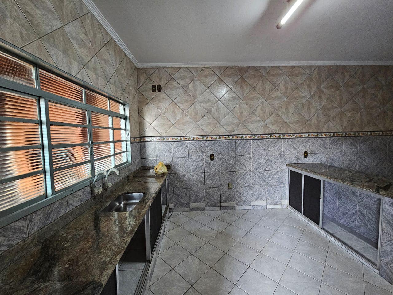 Casa Rua Lídia Baldoni Zandoná, n 198- Conjunto Habitacional Etore Marquezelli