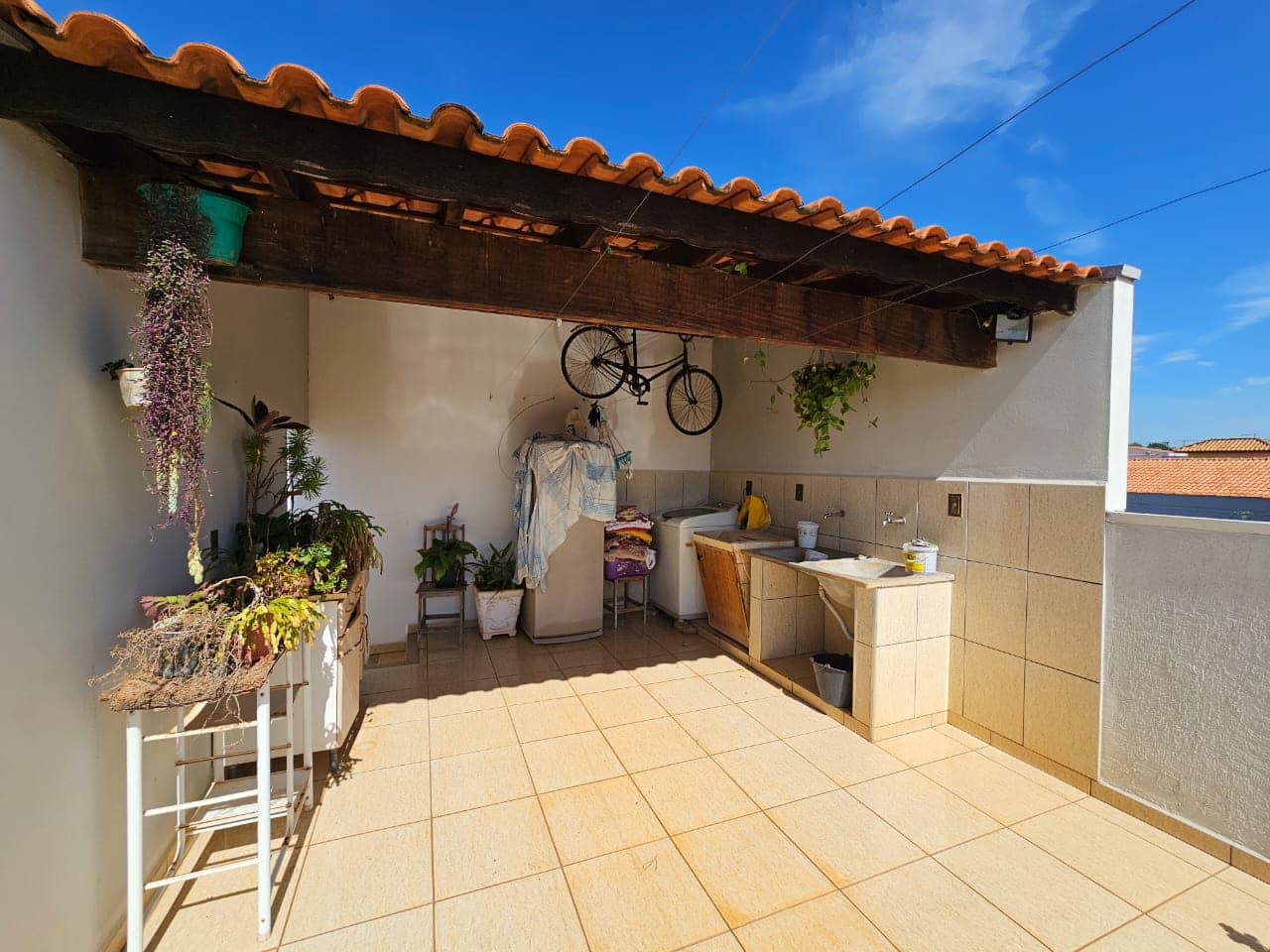 DUAS CASAS RESIDENCIAL (Geminada)Rua Dos Jasmin, n 81 e n77- Jardim Bela Vista