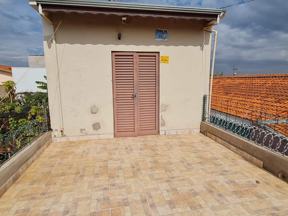 SOBRADO, na Rua Ernesto Bussaglia, n 15- Jardim Pedro Ometto