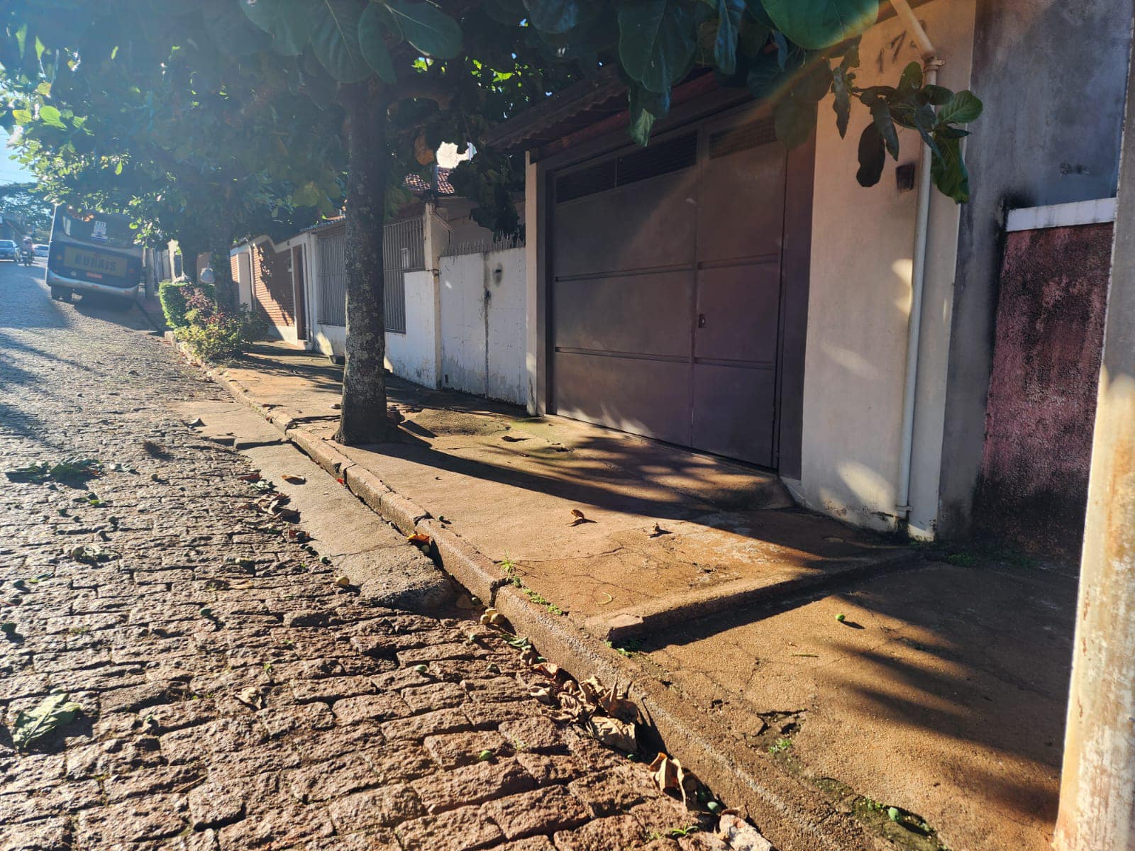 CHÁCARA COM DUAS CASAS RESIDENCIAL, Próximo ao batalhão da Polícia Militar ,Rua Rui Barbosa , n175-Centro