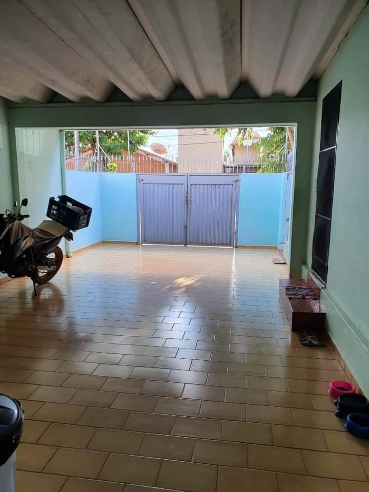 CASA RESIDENCIAL COM SALÃO COMERCIAL, Avenida Quinze de Novembro, n 1165- Centro