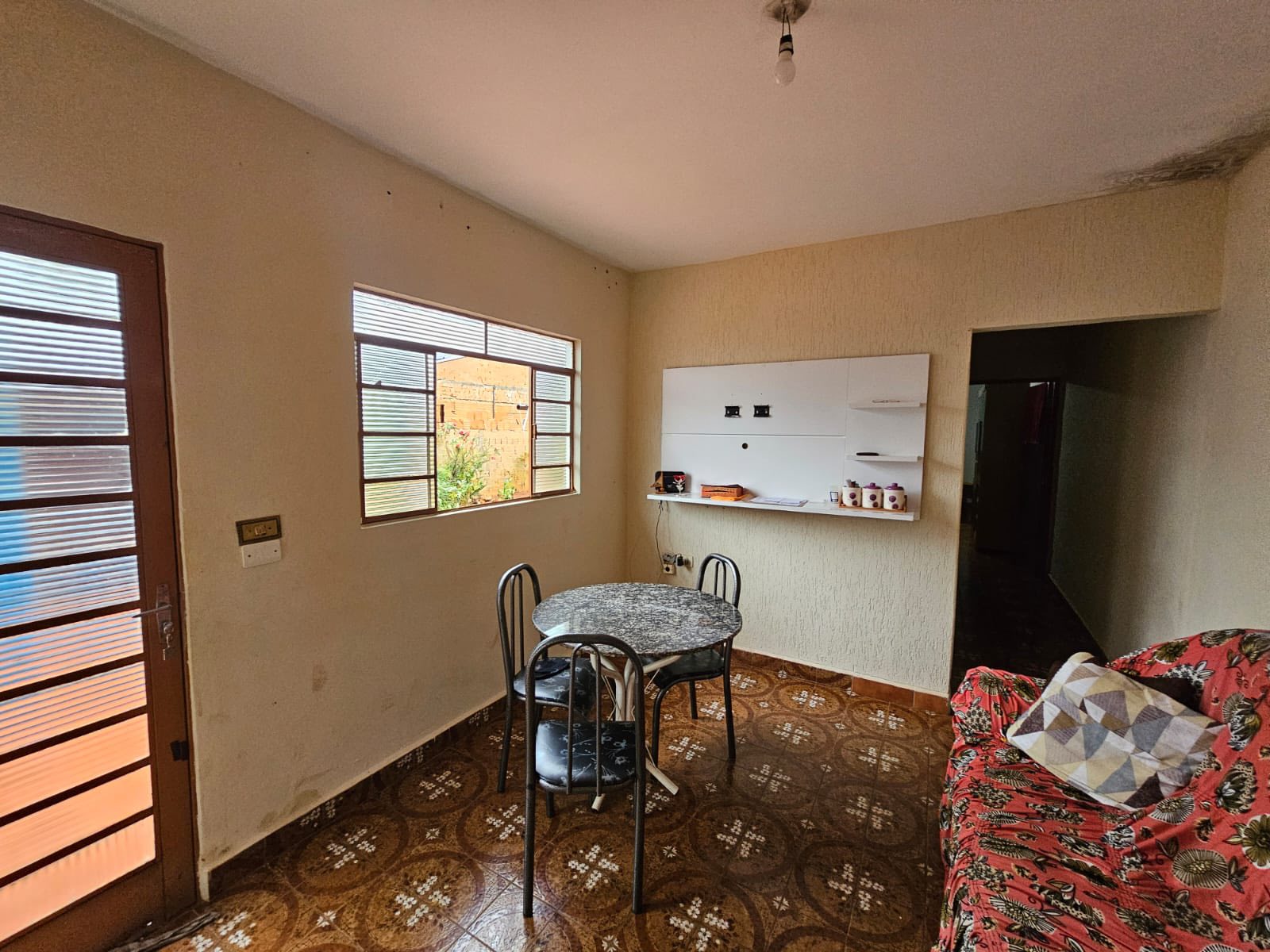 Duas casas Rua Floriano Peixoto, n 07- Jardim Brasil