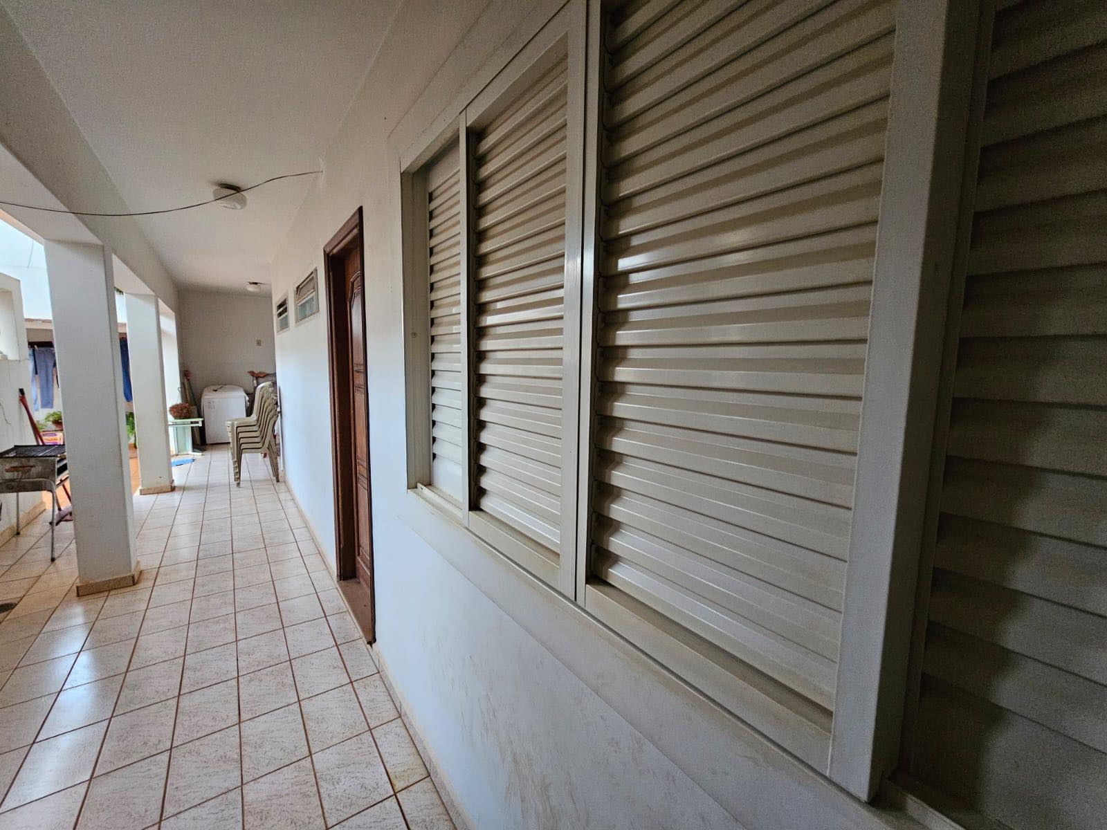 PRÉDIO COMERCIAL/RESIDENCIAL EXCELENTE LOCALIZAÇÃO Rua Treze de Maio, n574- Centro