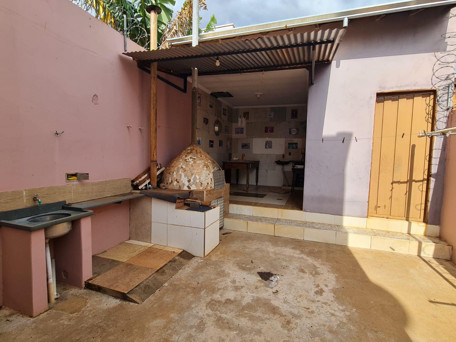 SOBRADO, na Rua Ernesto Bussaglia, n 15- Jardim Pedro Ometto