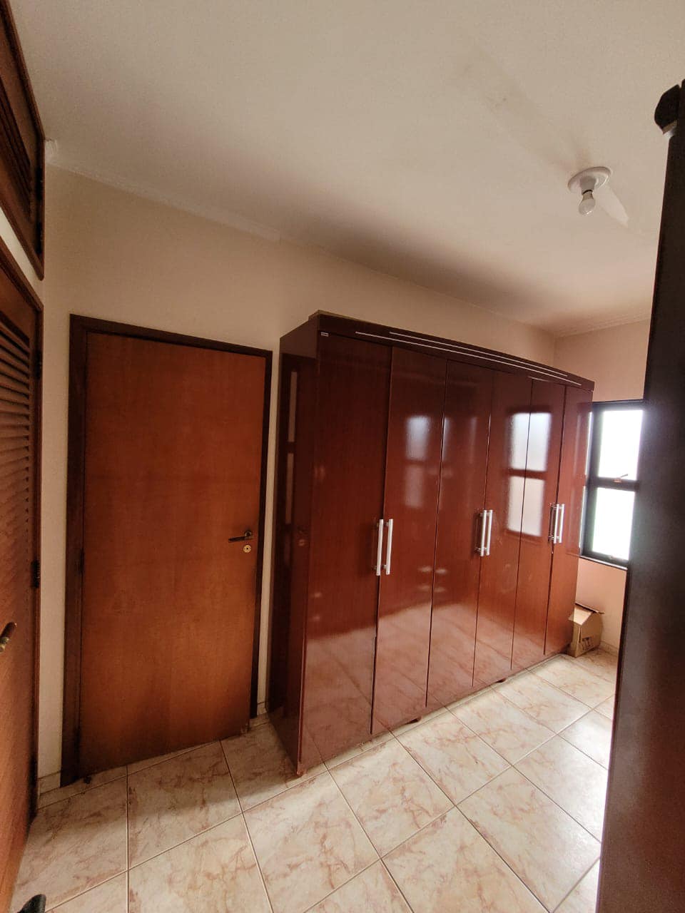 SOBRADO RESIDENCIAL E COMÉRCIO, Rua Coronel Rosa , n 330- Centro