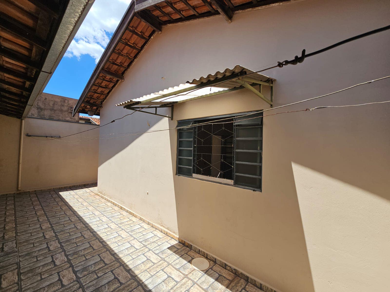 Casa Rua Rubens Malvestiti , n 54- Santa Luzia