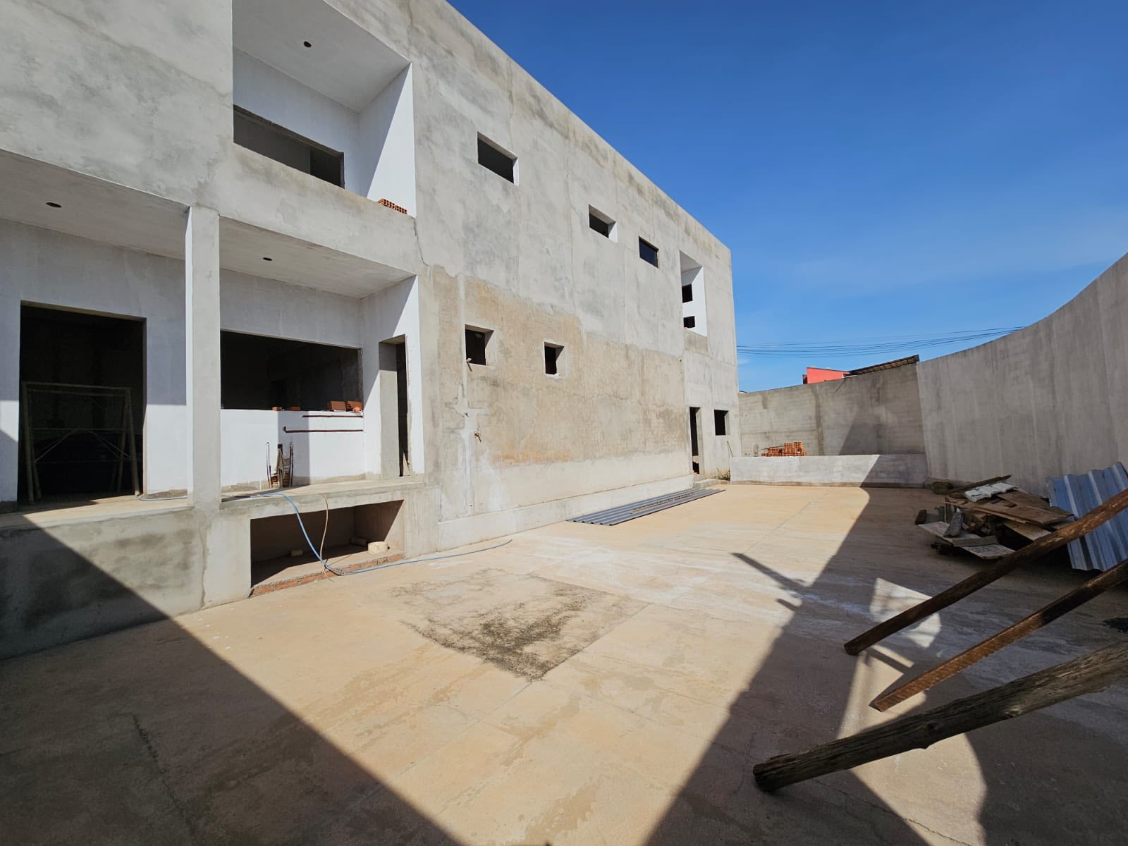 Sobrado Rua Piauí, n 31- Parque Varotti