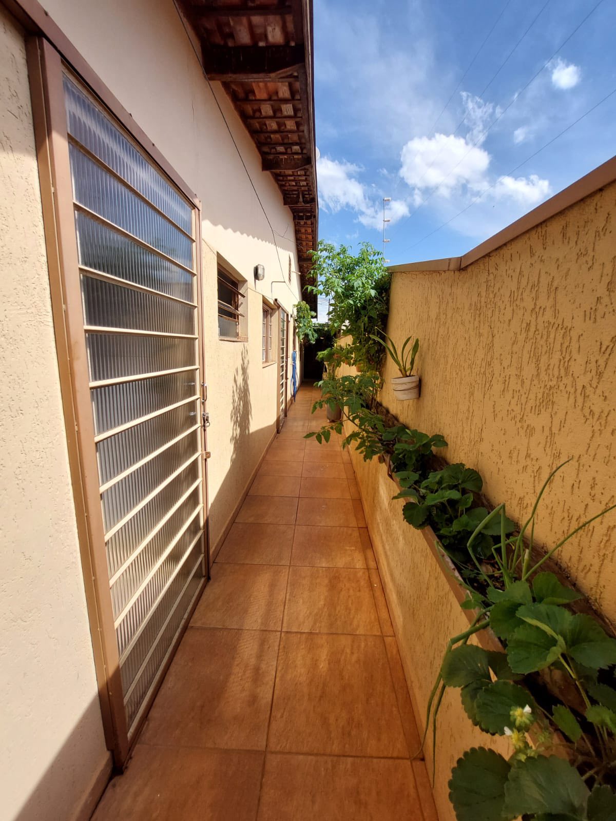 Casa Residencial / Comercio Rua Dr José Mendes da Silva , n 20- Conjunto Habitacional Ada Dedini Ometto
