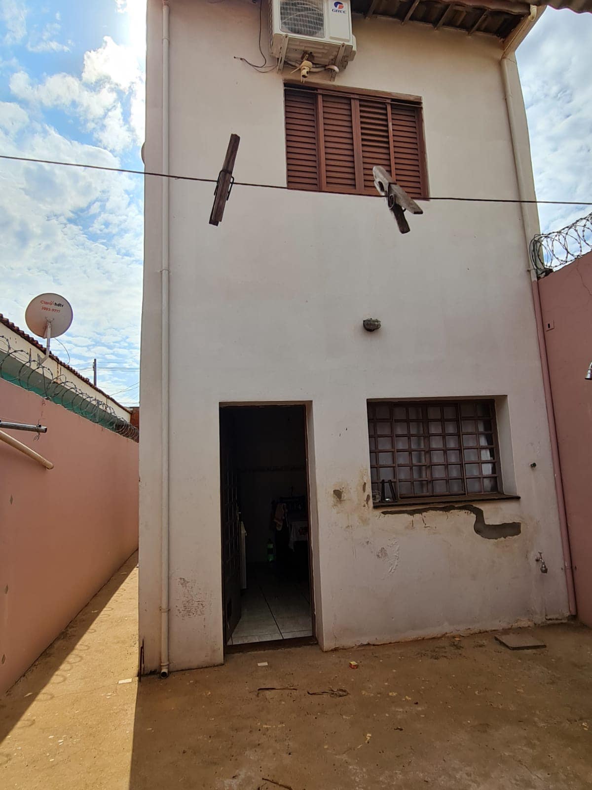 SOBRADO, na Rua Ernesto Bussaglia, n 15- Jardim Pedro Ometto