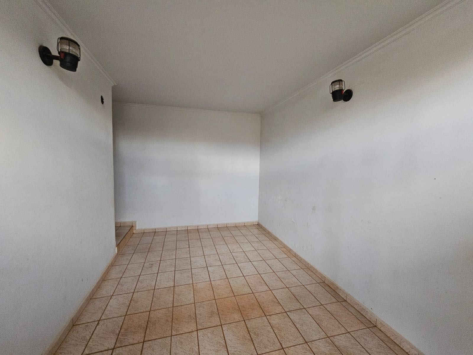 PRÉDIO COMERCIAL/RESIDENCIAL EXCELENTE LOCALIZAÇÃO Rua Treze de Maio, n574- Centro