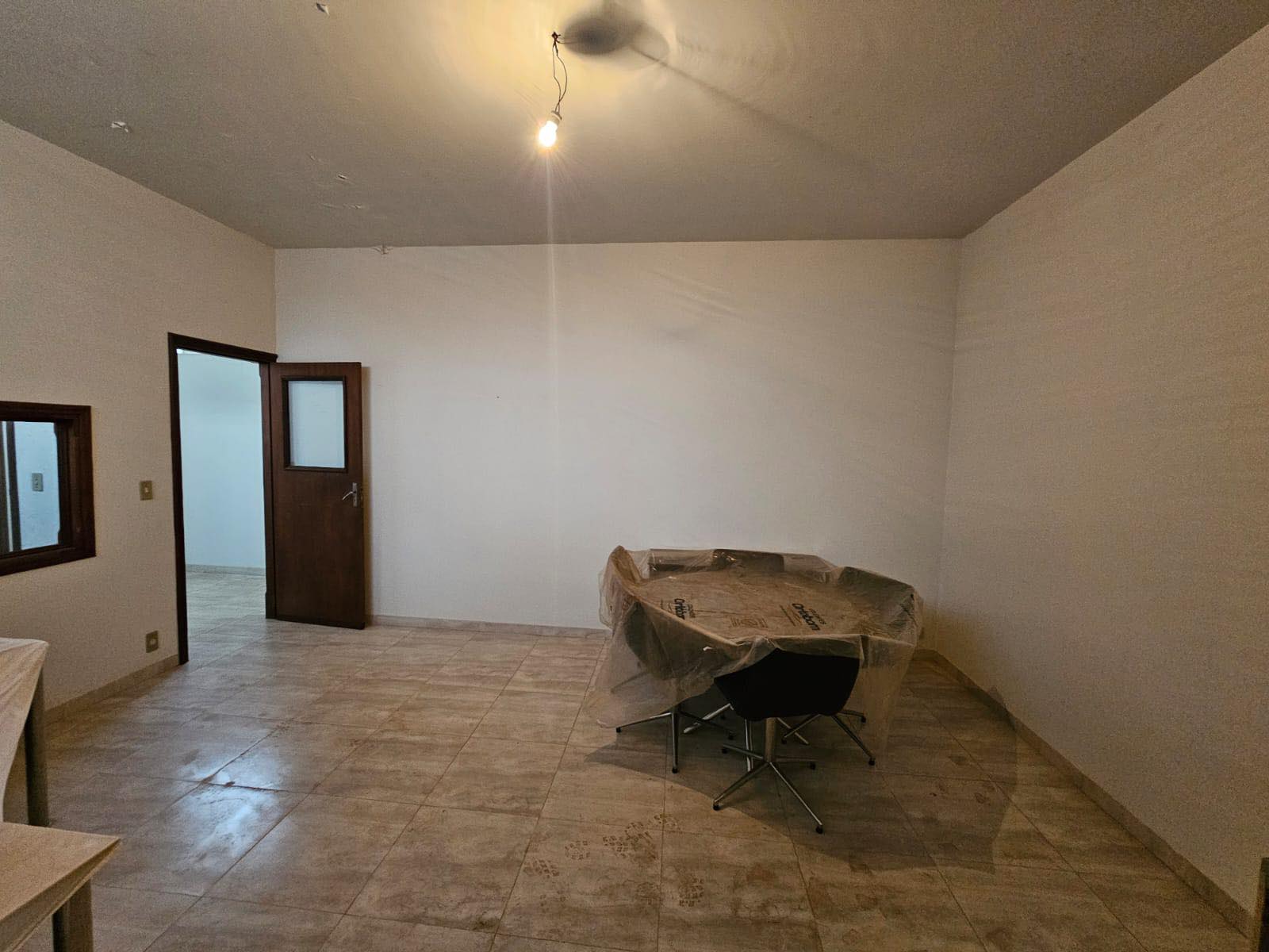 PRÉDIO COMERCIAL/RESIDENCIAL EXCELENTE LOCALIZAÇÃO Rua Treze de Maio, n574- Centro