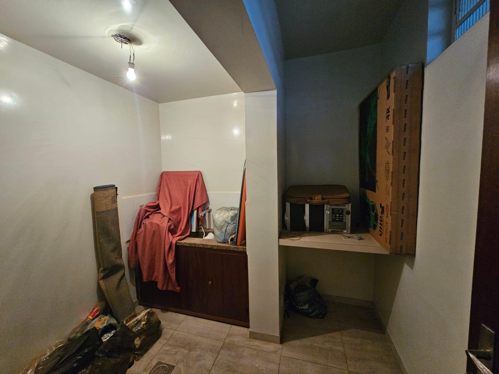 PRÉDIO COMERCIAL/RESIDENCIAL EXCELENTE LOCALIZAÇÃO Rua Treze de Maio, n574- Centro