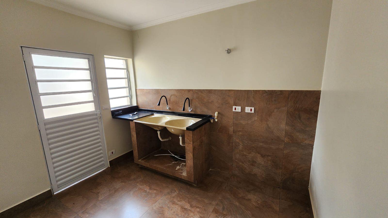 Casa Rua Treze de Maio , n 443- Vila Bortone