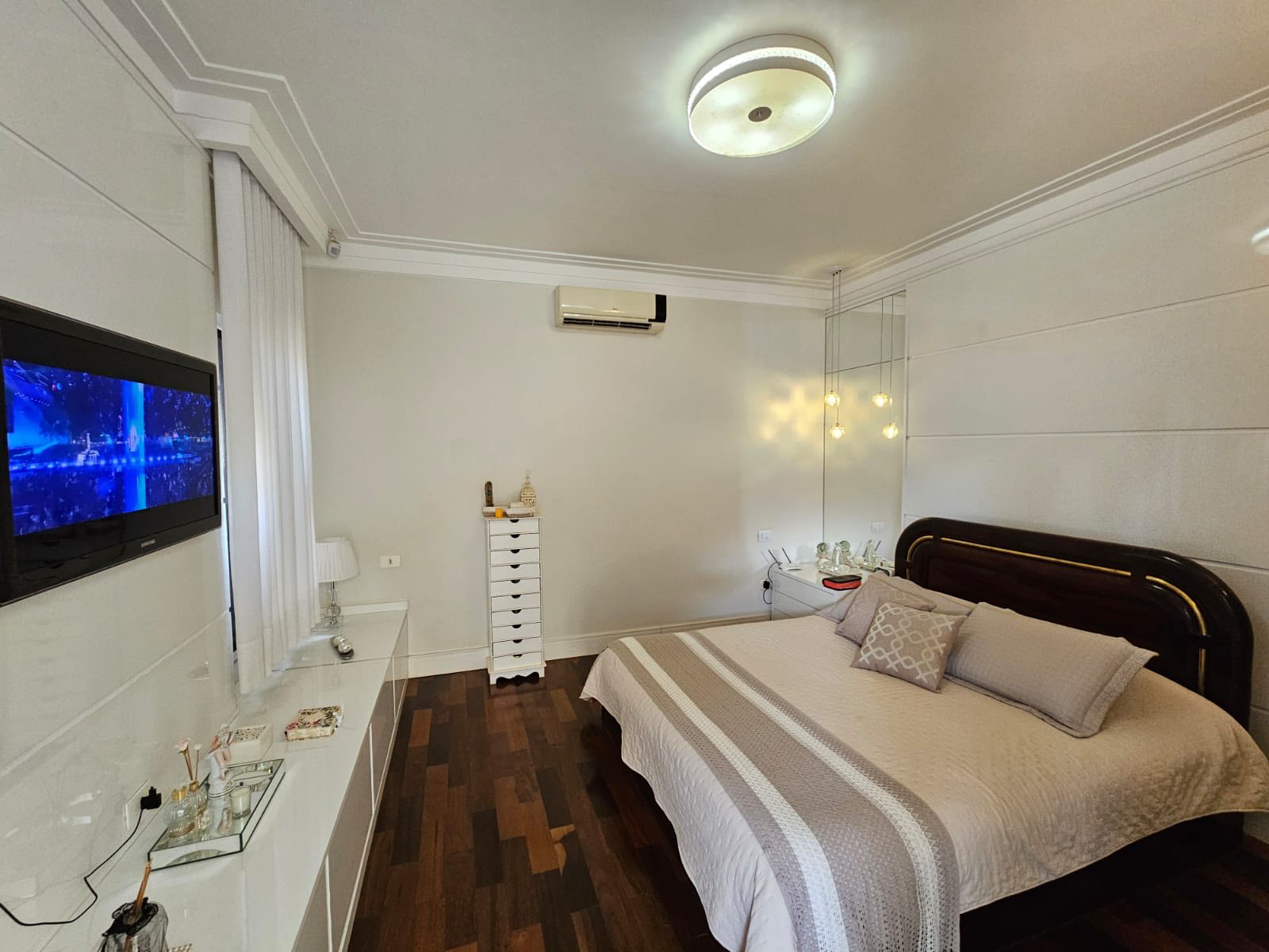 EXCELENTE CASA RESIDENCIAL COM COMÉRCIO - ÓTIMA LOCALIZAÇÃO - CENTRO