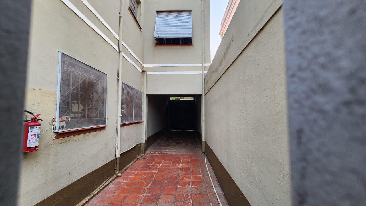 IMÓVEL COMERCIAL E RESIDENCIAL NO CENTRO / ÓTIMA LOCALIZAÇÃO Rua Prudente de Moraes, n527