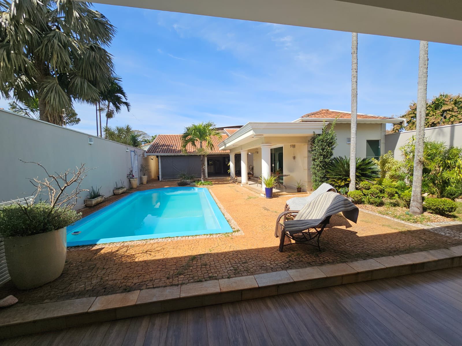 EXCELENTE CASA RESIDENCIAL COM COMÉRCIO - ÓTIMA LOCALIZAÇÃO - CENTRO