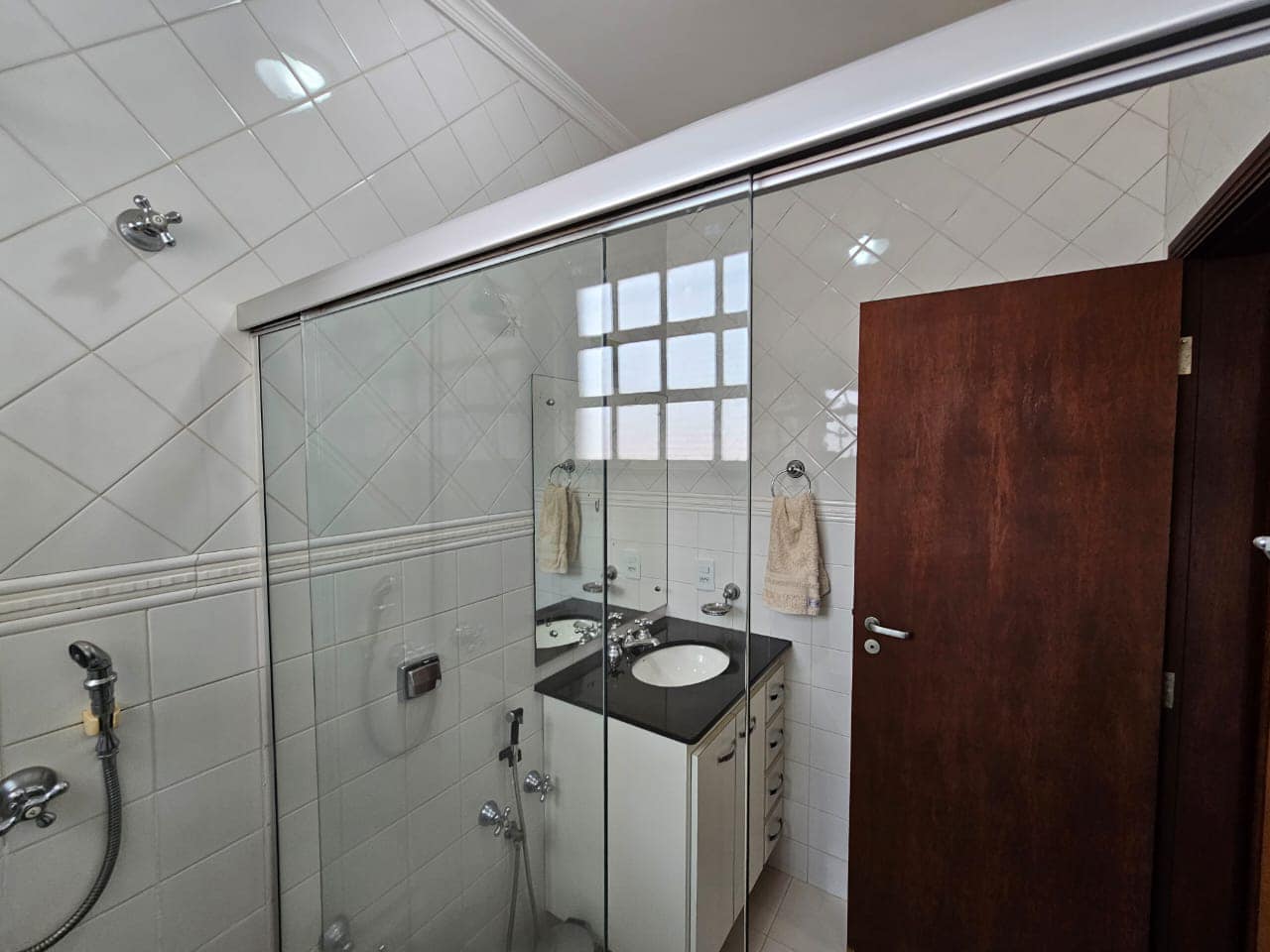 SOBRADO RESIDENCIAL DE ALTO PADRÃO ,Rua Ferrucio de Fiori, n370 ( com saída para rua Claudia ) - Jardim São Carlos