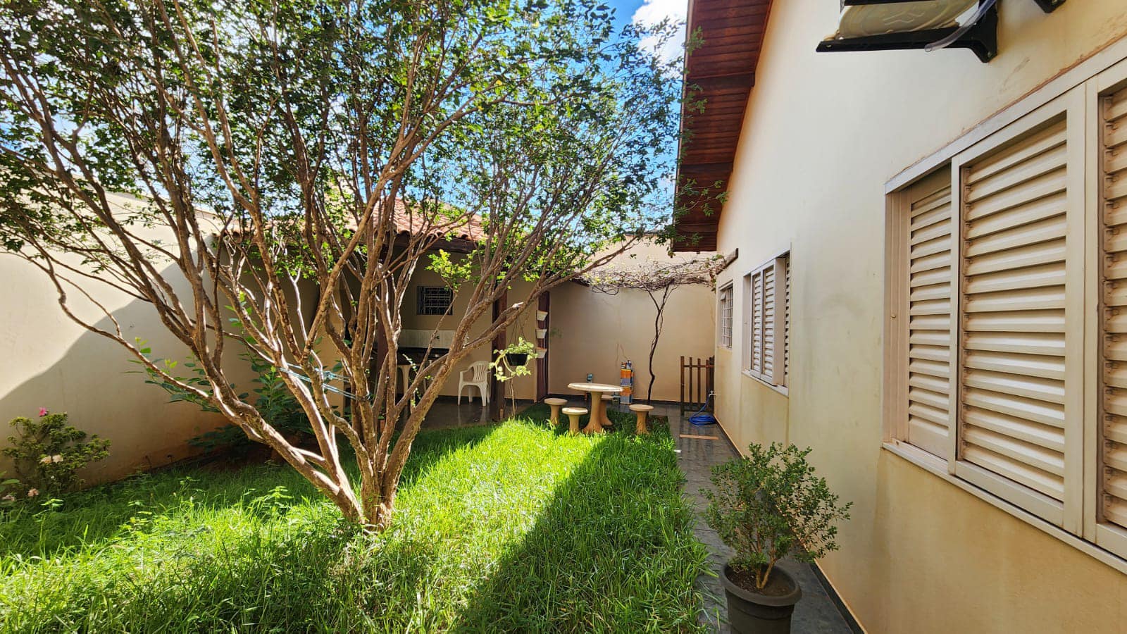 Casa Rua Jovino Martins da Silva, n 45 - Jardim São Carlos